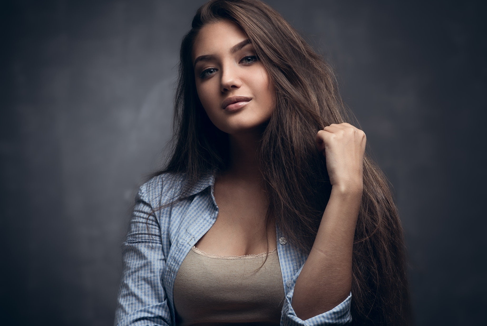 simple background, long hair, Ulyana Mokraya, women, face, 1080P, portrait, HD Wallpaper