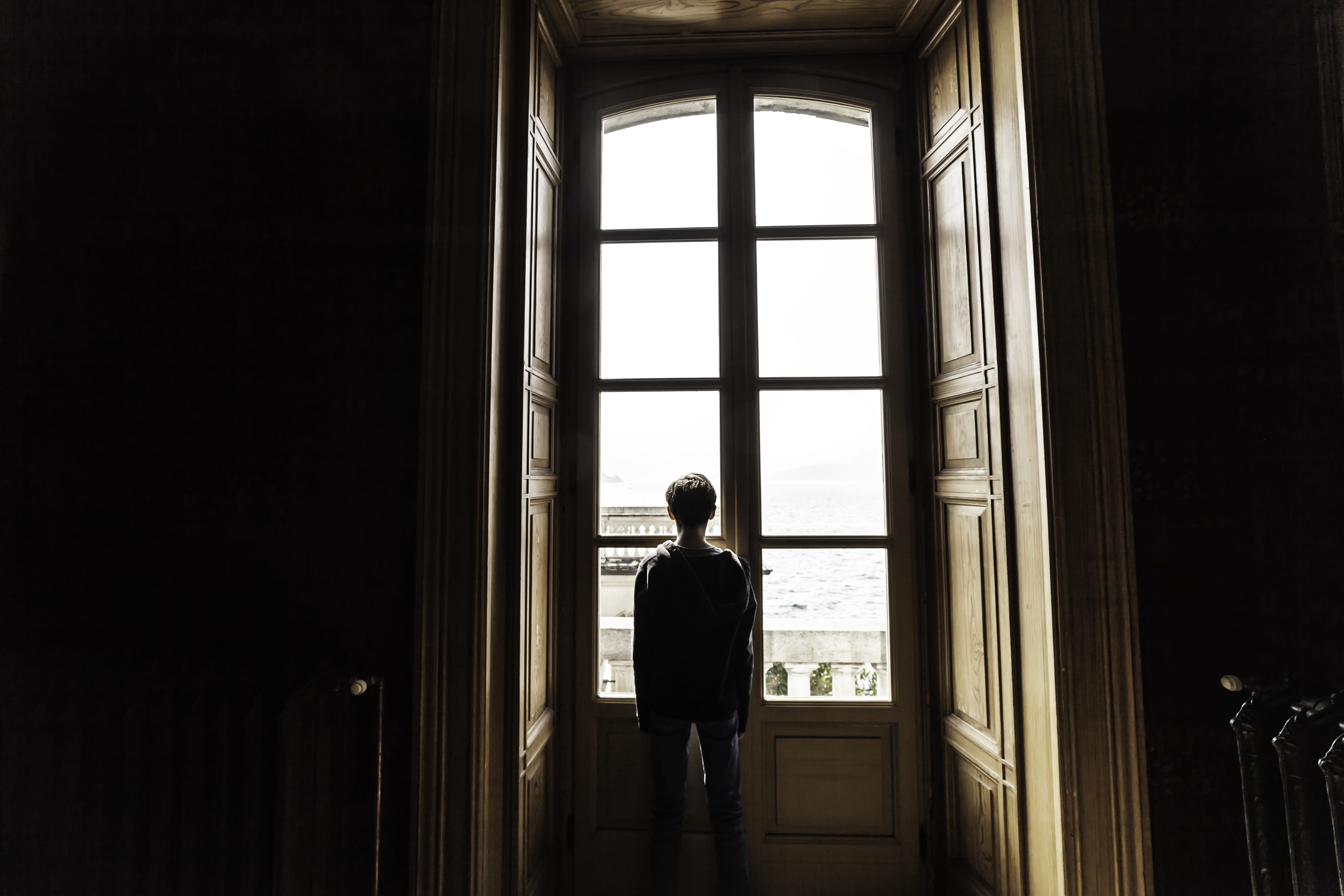 three quarter length, alone, contemplation, real people, flooring, indoors, architecture, child, flare, housing, young, looking through window, window, HD Wallpaper
