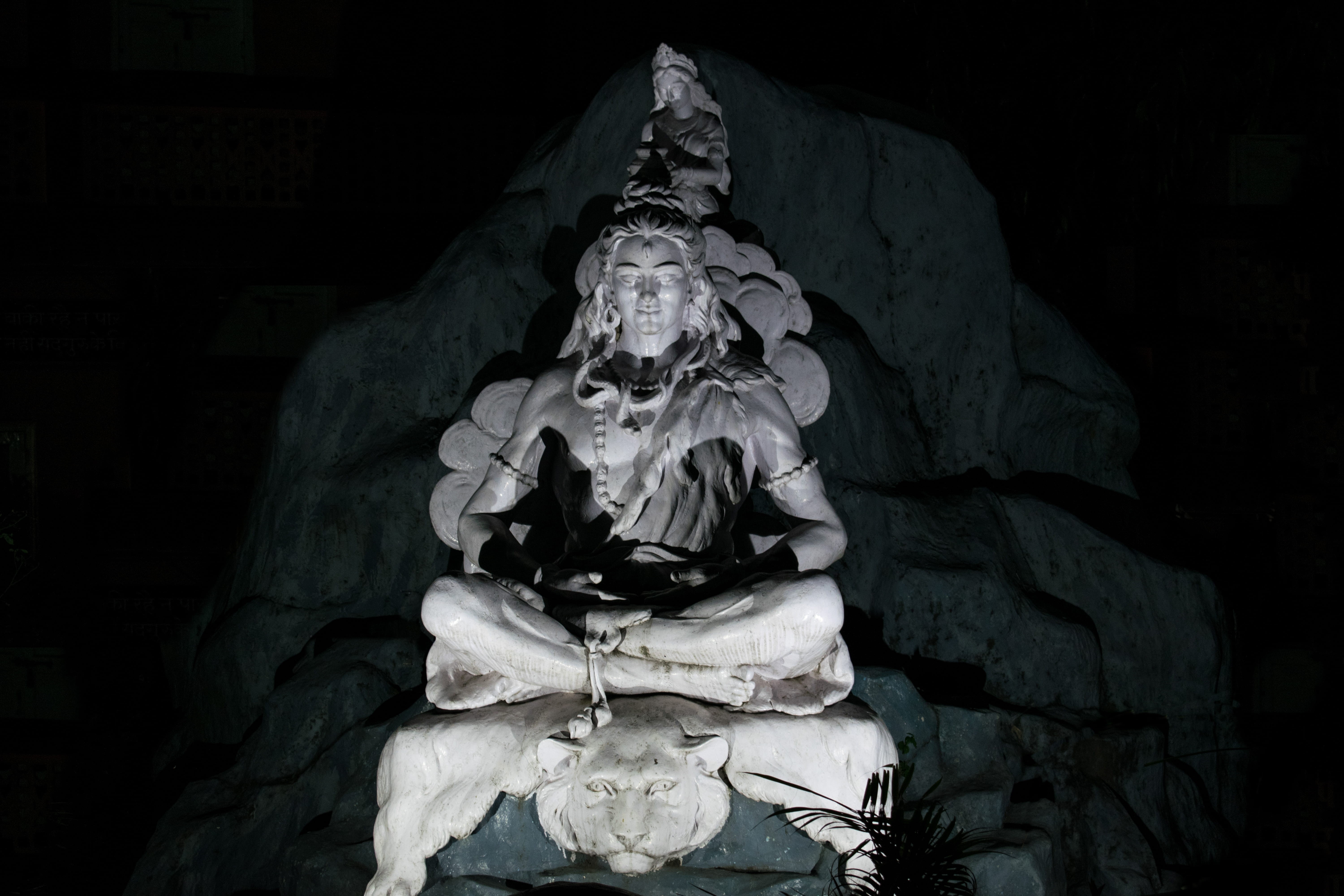indoors, 5K, craft, b/w, rishikesh, statue, representation, stone material, male likeness, no people, sculpture, solid, shiv, art and craft, india, the past, HD Wallpaper
