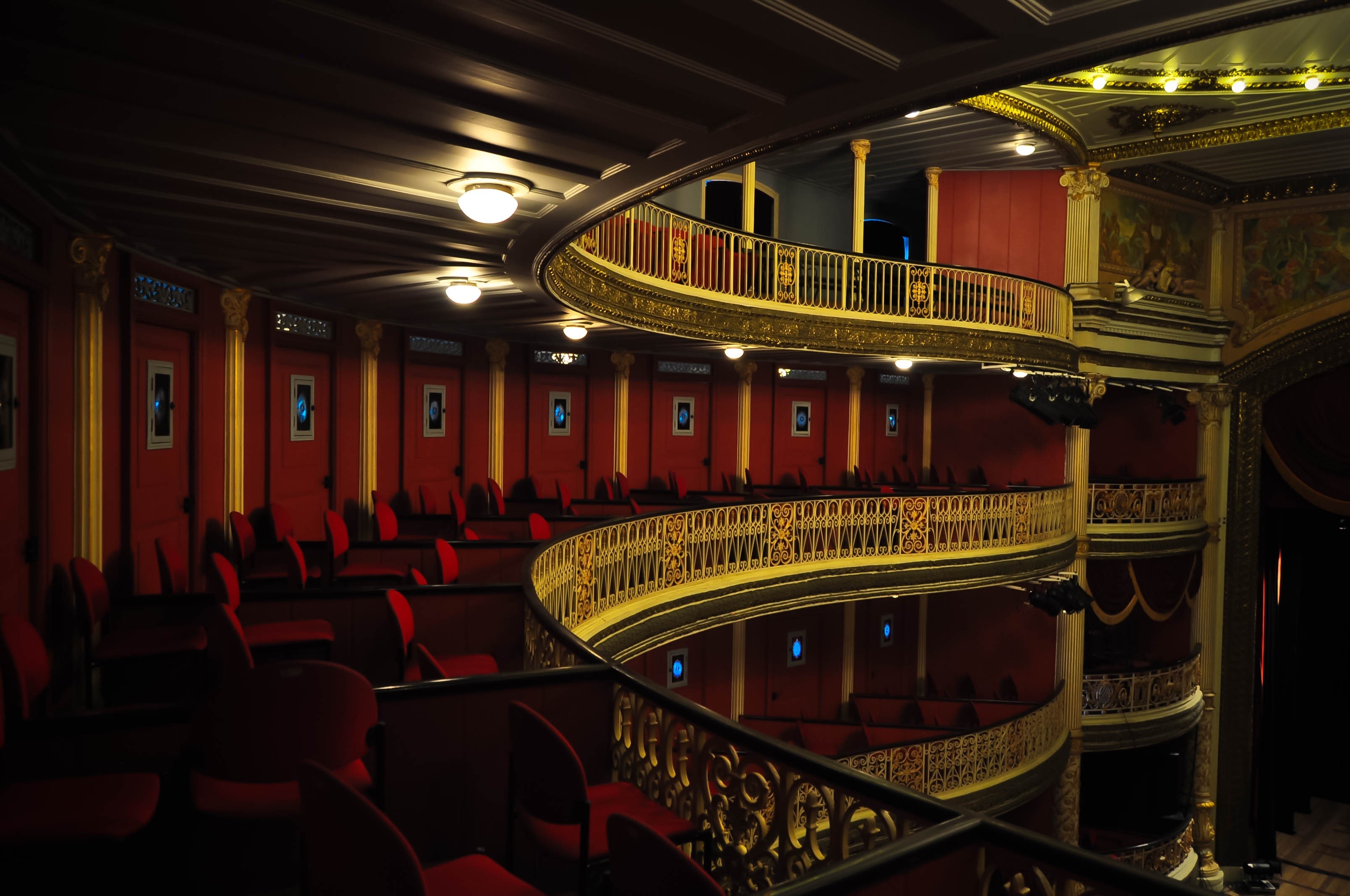 2K, music, pernabuco, chair, architecture, audience, movie Theater, theatrical Performance, absence, brown, empty, in a row, classical style, santa, chairs, HD Wallpaper