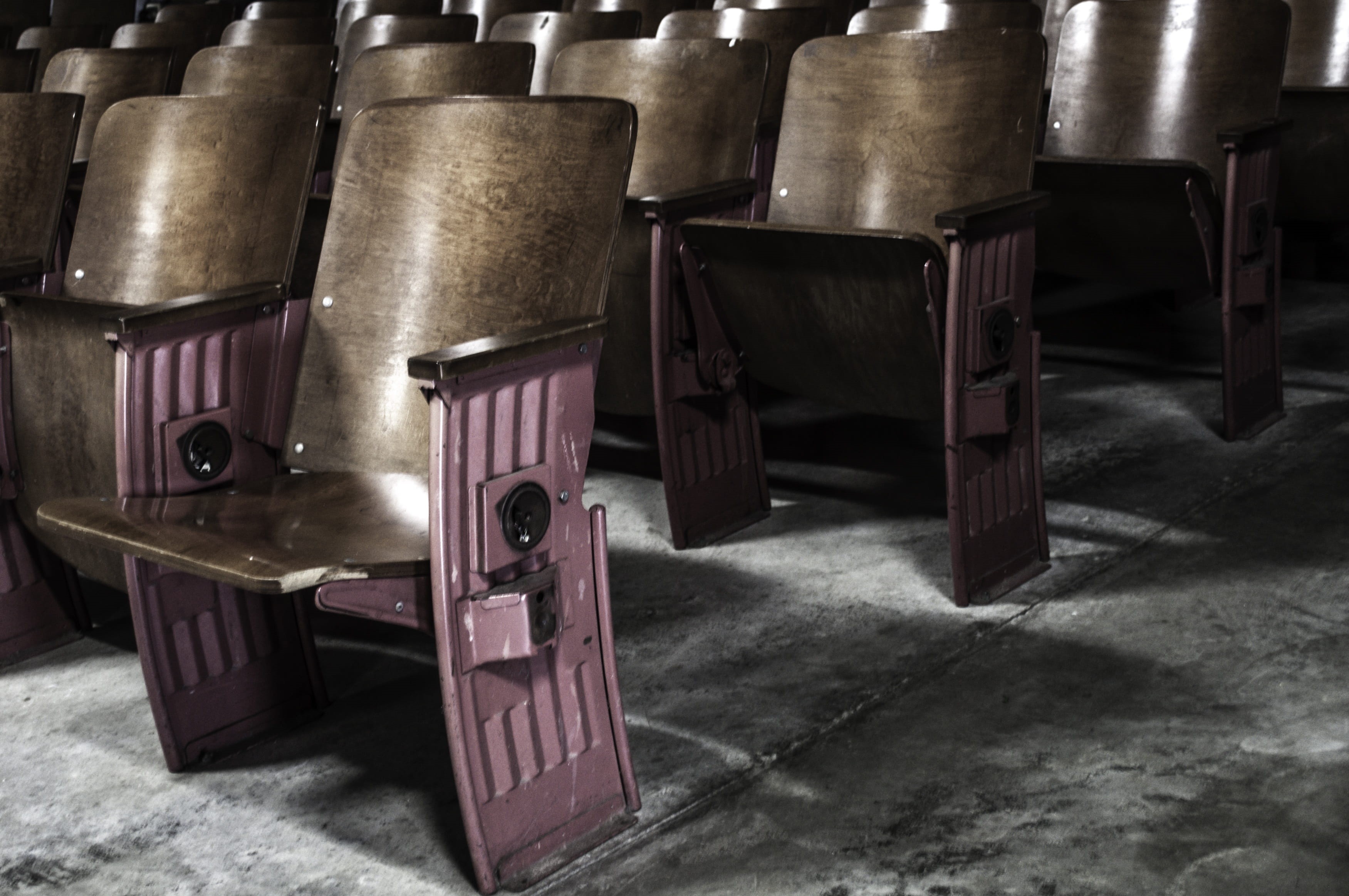 movie, domestic room, chair, stage, event, indoors, wood - material, show, scene, 2K, row, warehouse, dark, technology, velvet, premiere, seating, business, HD Wallpaper