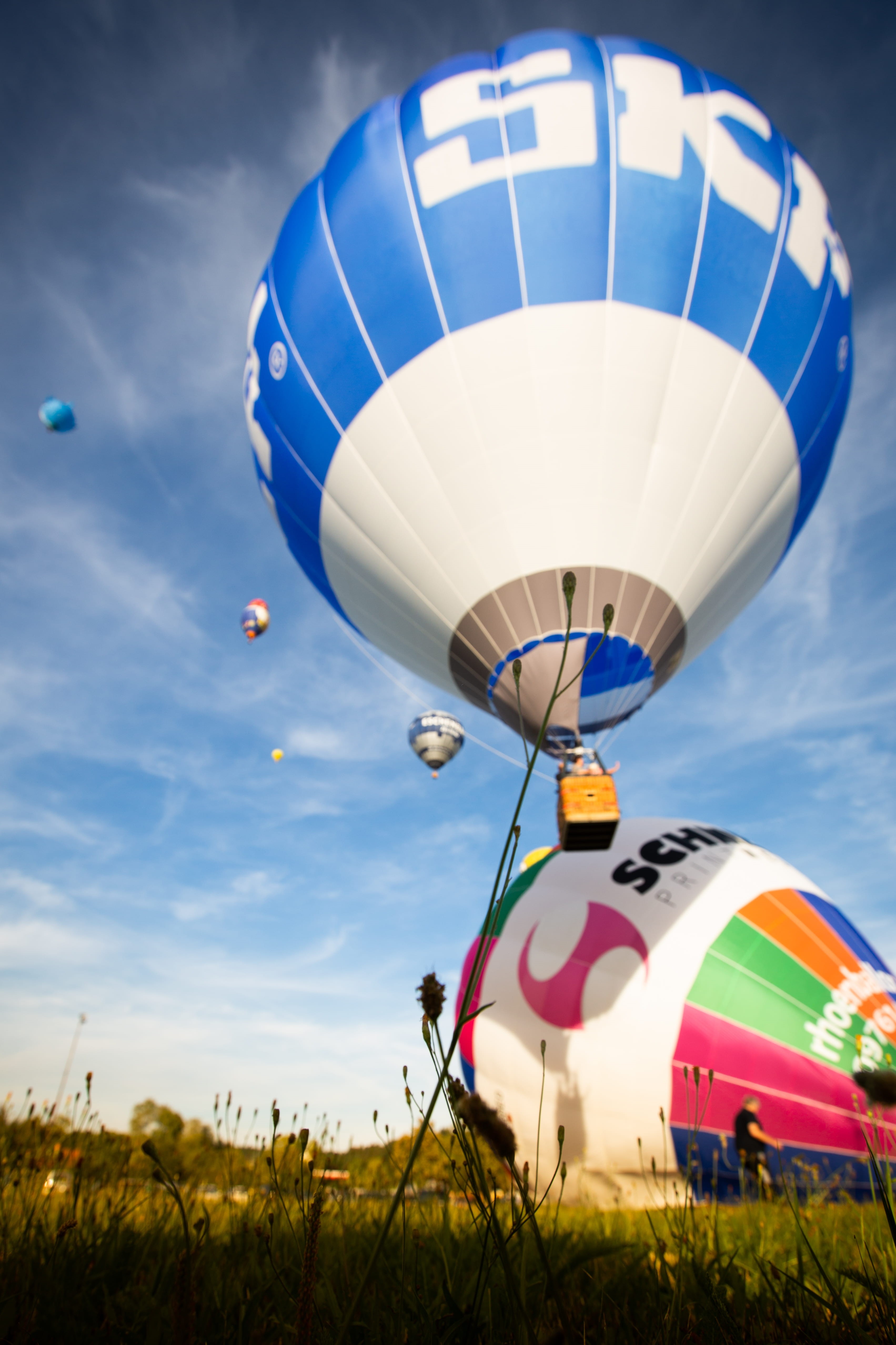 outdoors, ball, transportation, field, air, summer, hot air balloon, flying, leisure activity, ballooning festival, dom, aircraft, no people, balloon, day, Phone HD Wallpaper