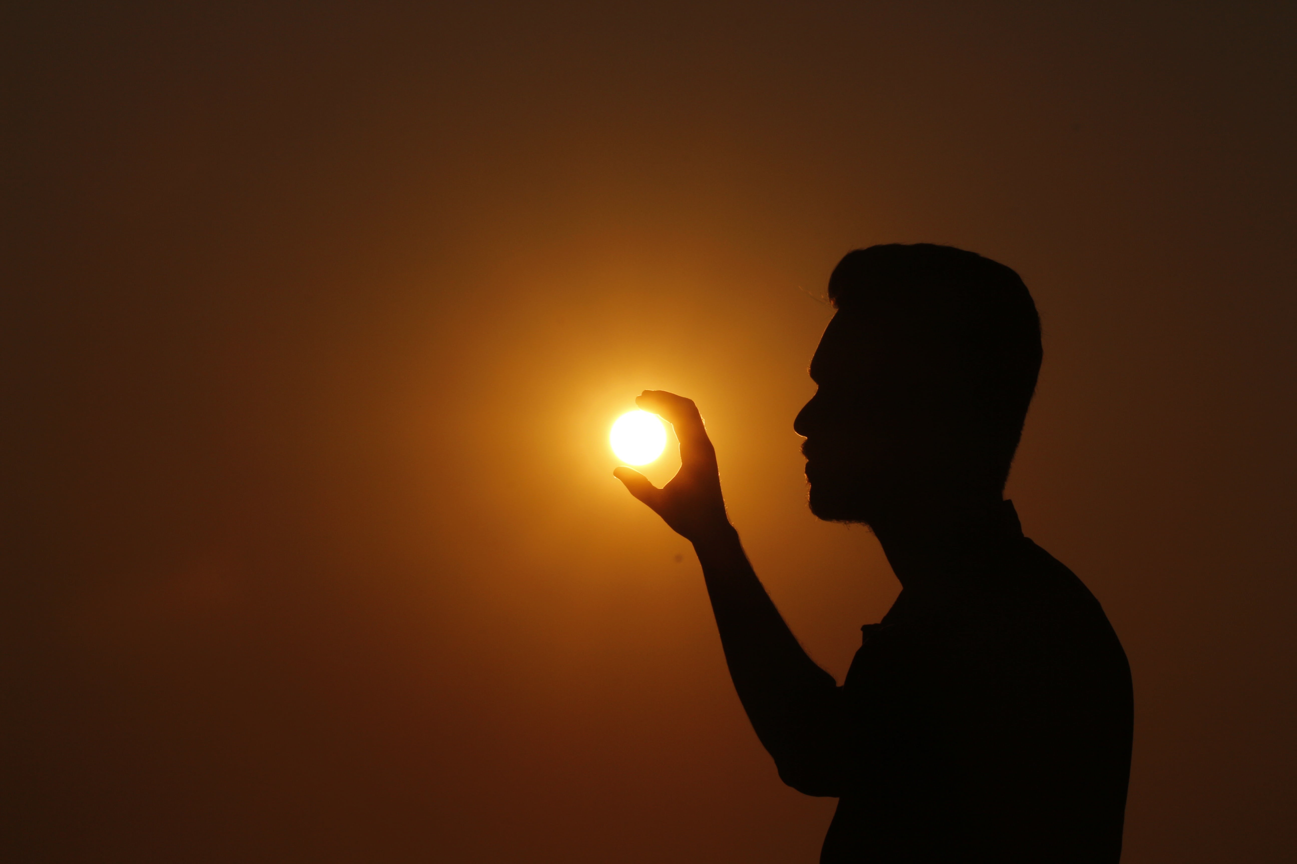 profile view, shadow man, inspiration, life, delight, copy space, shades, ocean, man, technology, beach, meditate, day, boy, forced, hold, portrait, delightful, HD Wallpaper