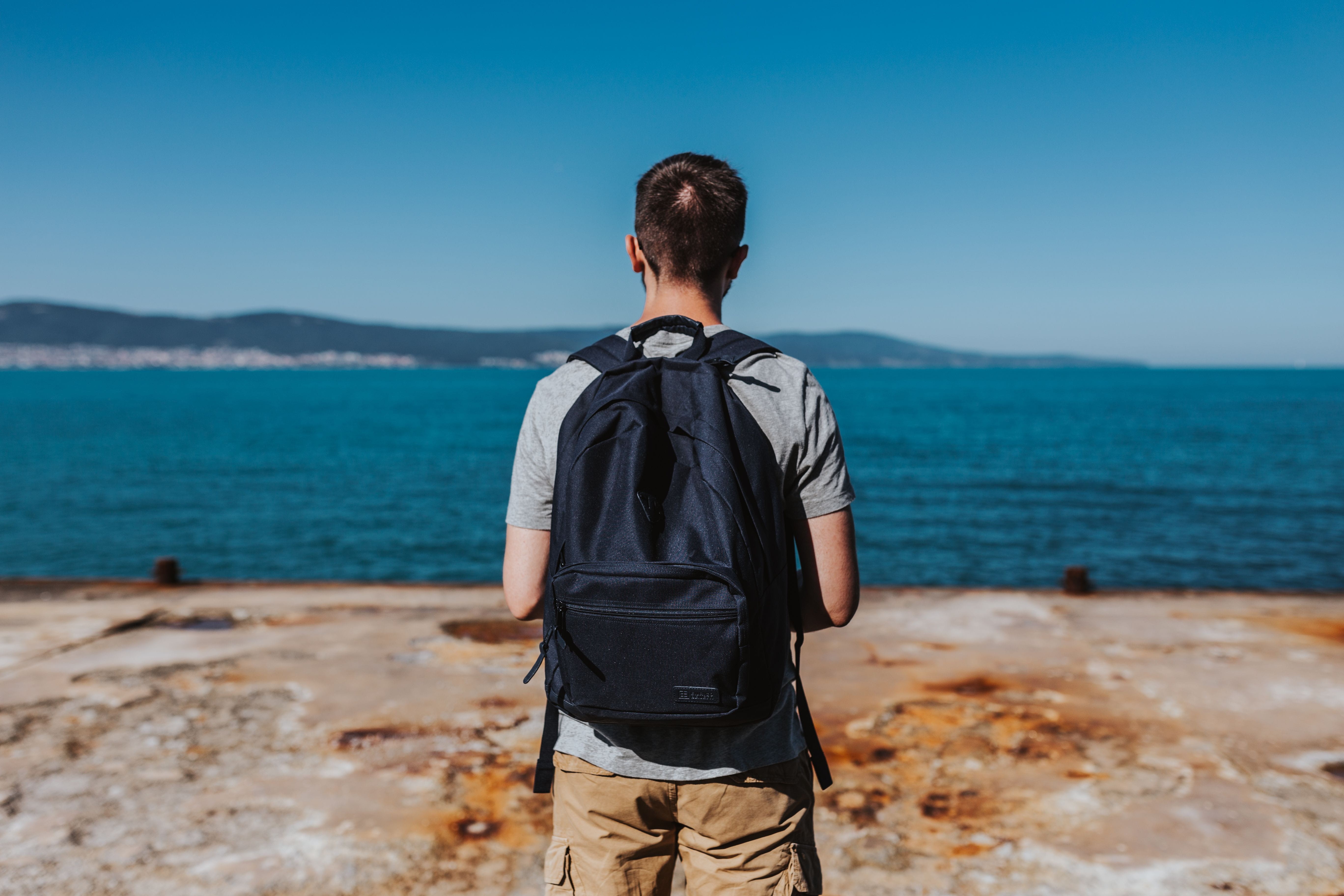 standing, looking out, leisure activity, lifestyle, scenics - nature, three quarter length, one Person, outdoors, dom, Man, cost, advertising, sea, hiking, HD Wallpaper