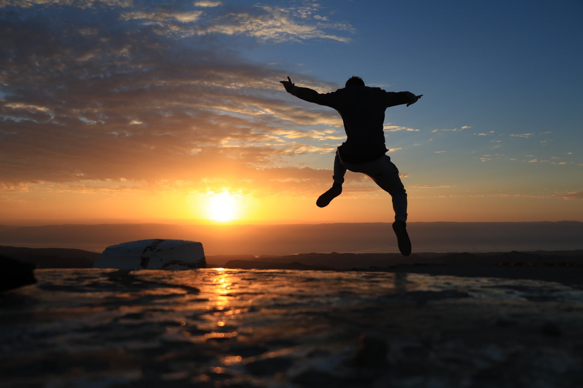arms raised, jumping, life, landscape, human arm, beauty in nature, orange color, happy, summer, lifestyle, sunny, leisure activity, sunset, people, 1080P, HD Wallpaper