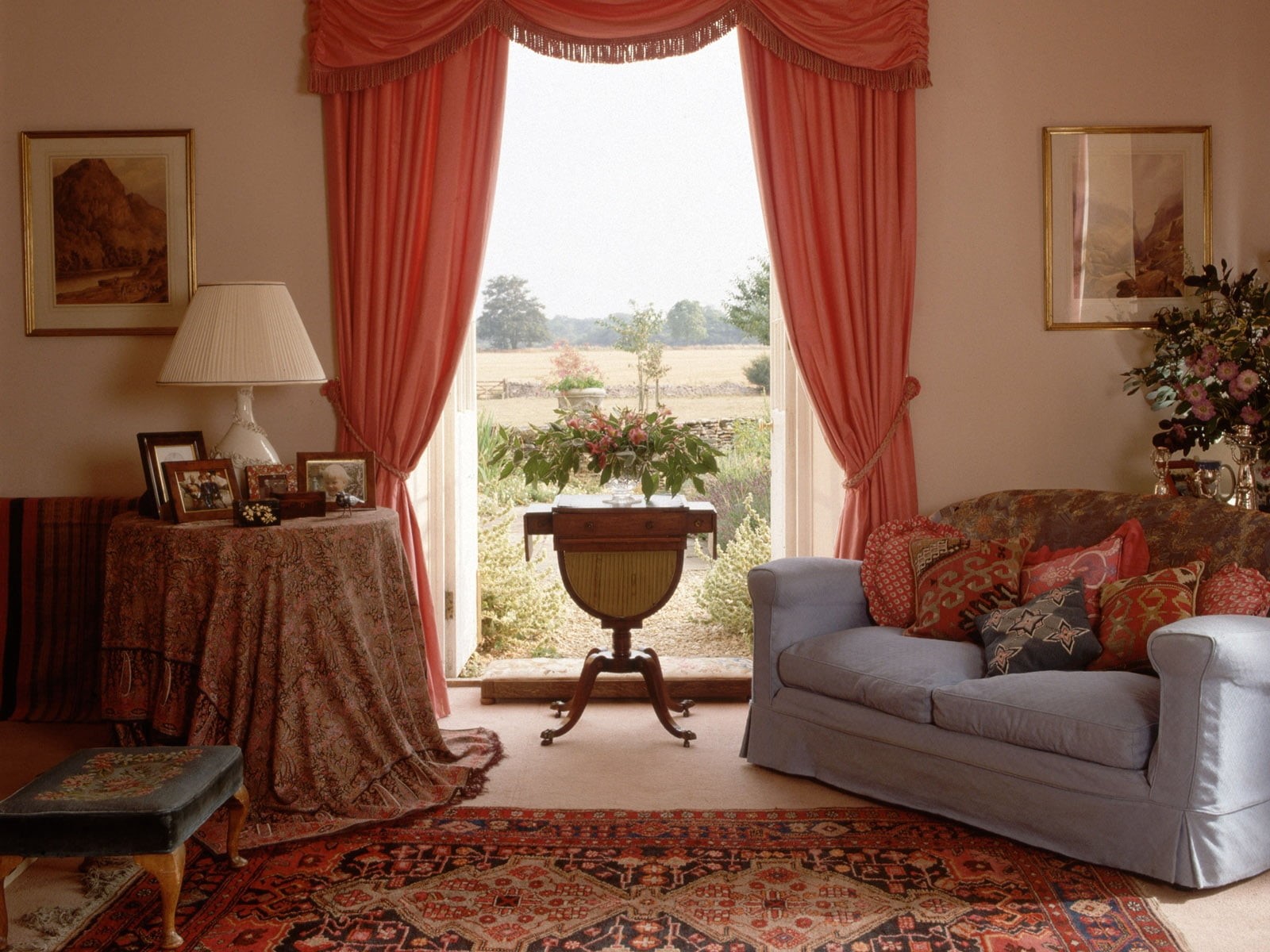 chair, home Interior, carpet - Decor, sofa, cushion, style, flooring, 720P, decoration, bedroom, table, elegance, window, hotel, red, no People, design, HD Wallpaper