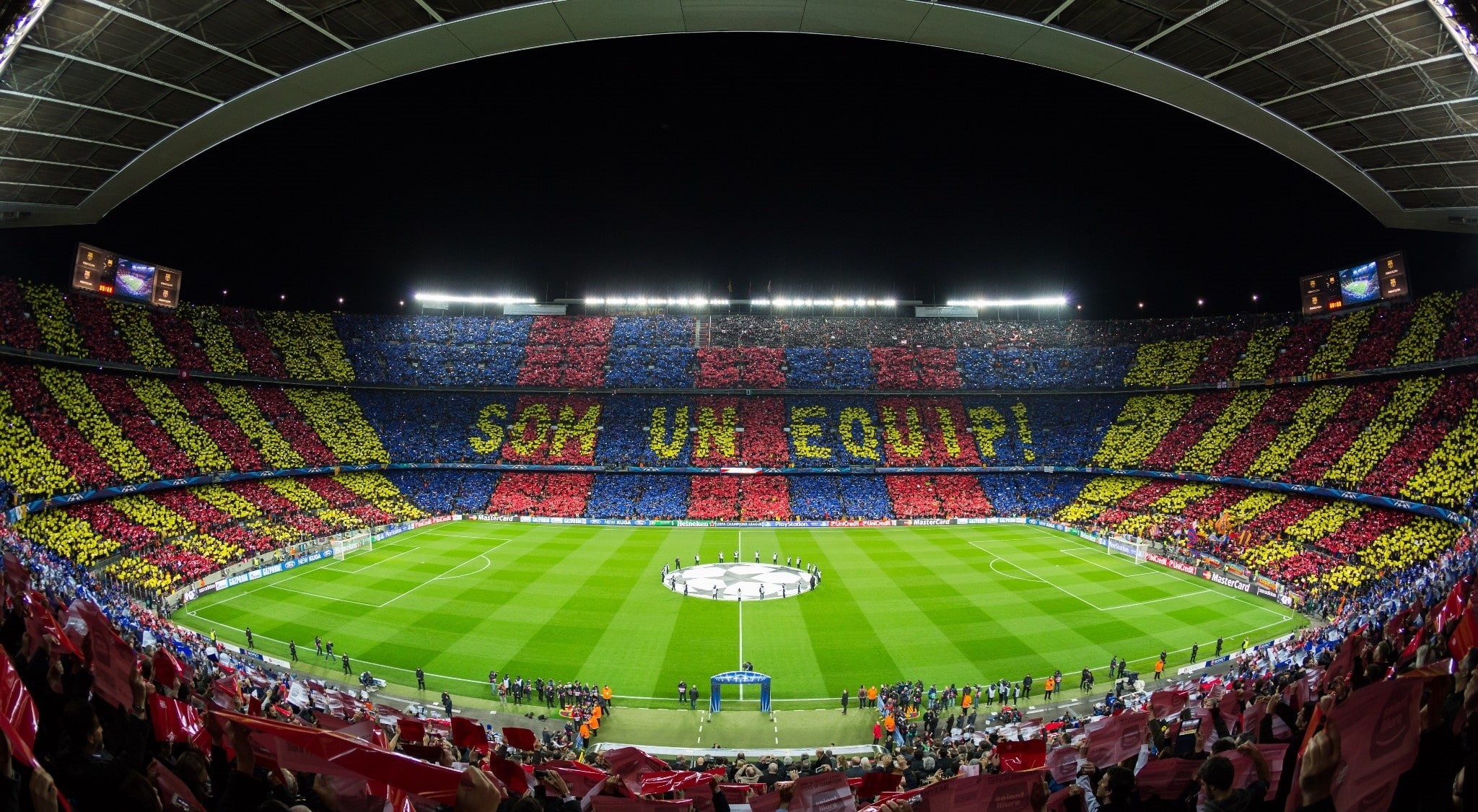 watching, Football, multi colored, architecture, indoors, group of people, grass, high angle view, Sports, leisure activity, sport, mixed age range, green, HD Wallpaper