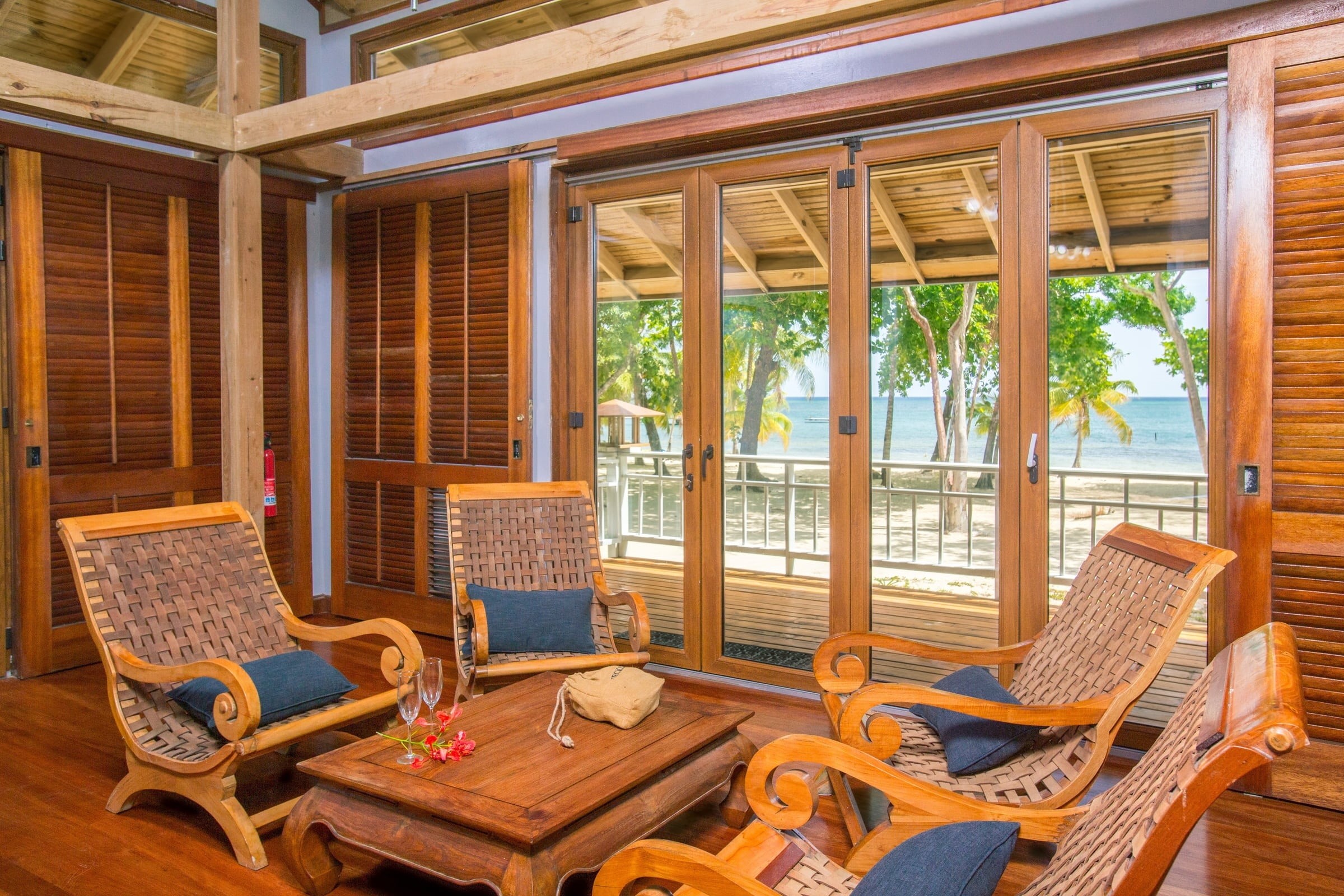 palmetto coasts, 1080P, patio, window view, modern, comfortable, no People, built structure, architecture, room, table, window, palmetto bay, travel destinations, HD Wallpaper