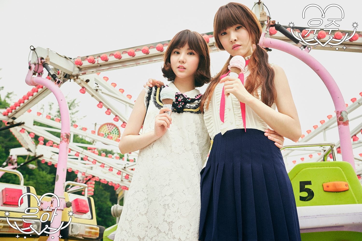 real people, sister, K-pop, Idol, three quarter length, looking at camera, Gfriend, females, girls, positive emotion, South Korea, togetherness, childhood, HD Wallpaper