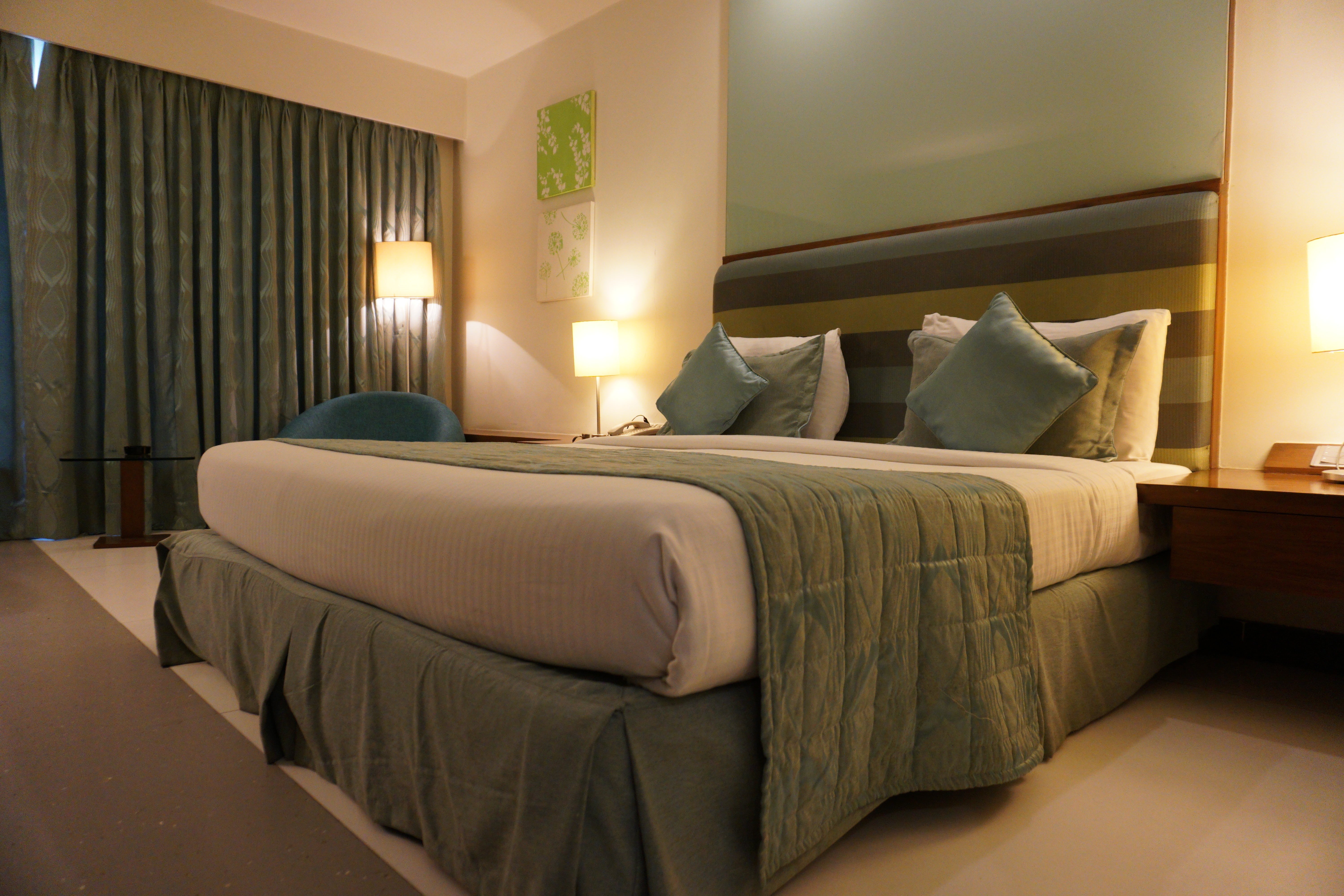 mattress, house, modern, home, hotel room, design, furniture, interior, comfort, domestic room, decor, luxury hotel, electric lamp, home showcase interior, HD Wallpaper