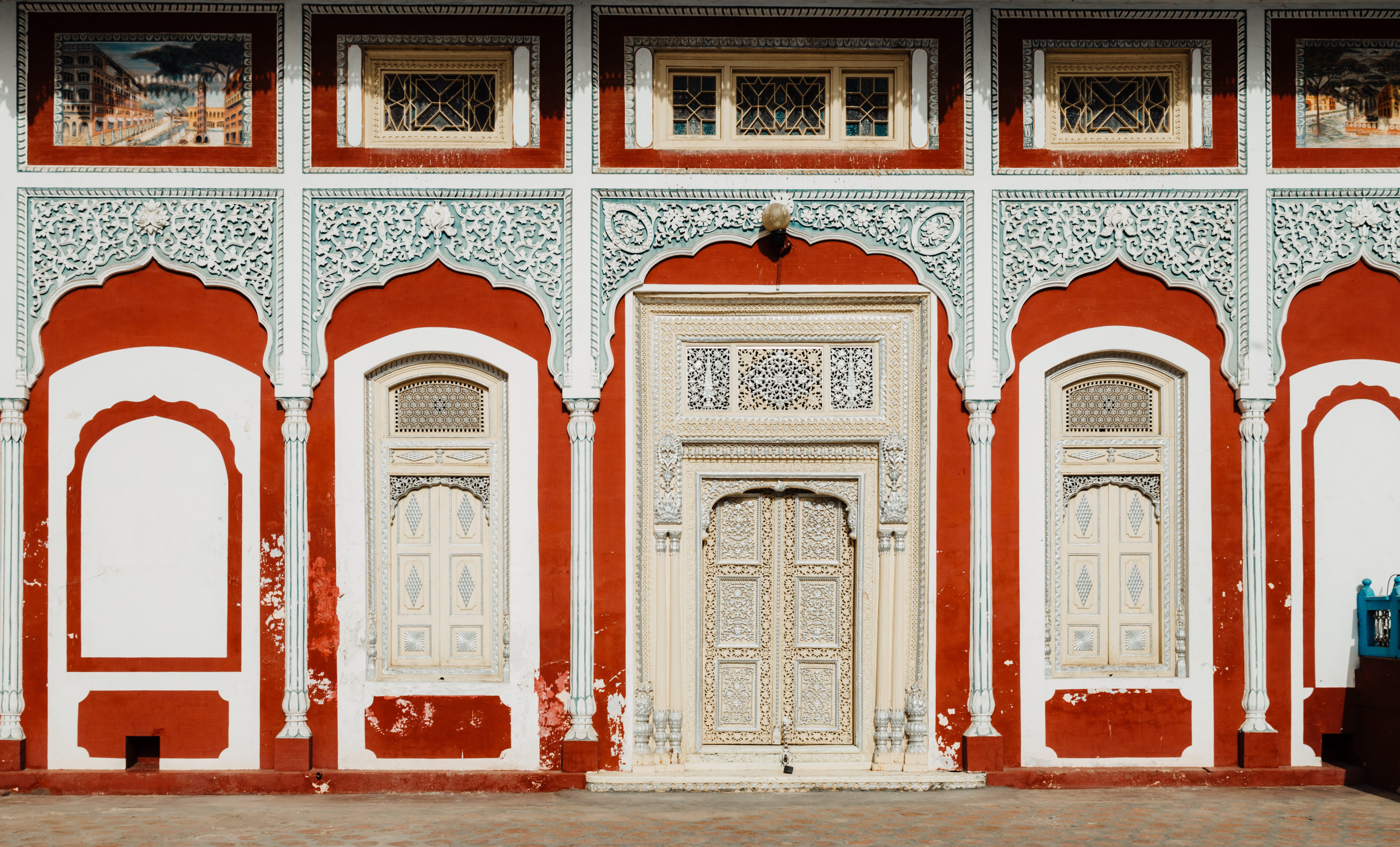 gate, framed, in a row, morning, architectural column, white, travel, building exterior, no people, building, urban, history, architecture, HD Wallpaper