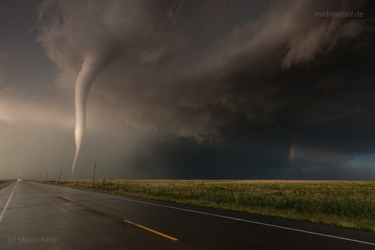 environment, dramatic sky, beauty in nature, tornado, warning sign, nature, outdoors, thunderstorm, storm cloud, natural disaster, 480P, storm, sky, dark, HD Wallpaper