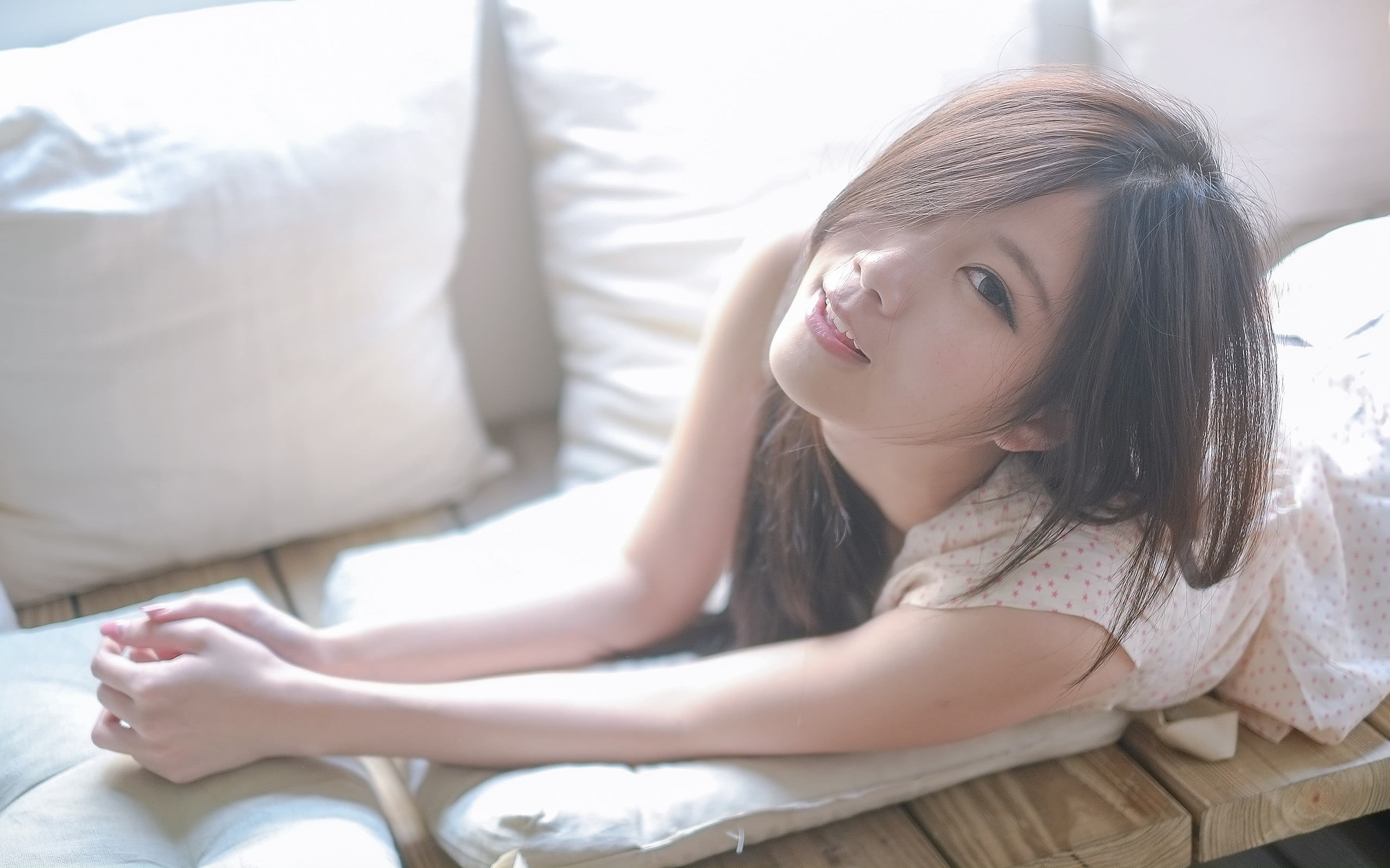 2K, teenager, sitting, adult, s, pillow, leisure Activity, casual Clothing, girls, brown Hair, asian, home Interior, domestic Room, living Room, sofa, HD Wallpaper