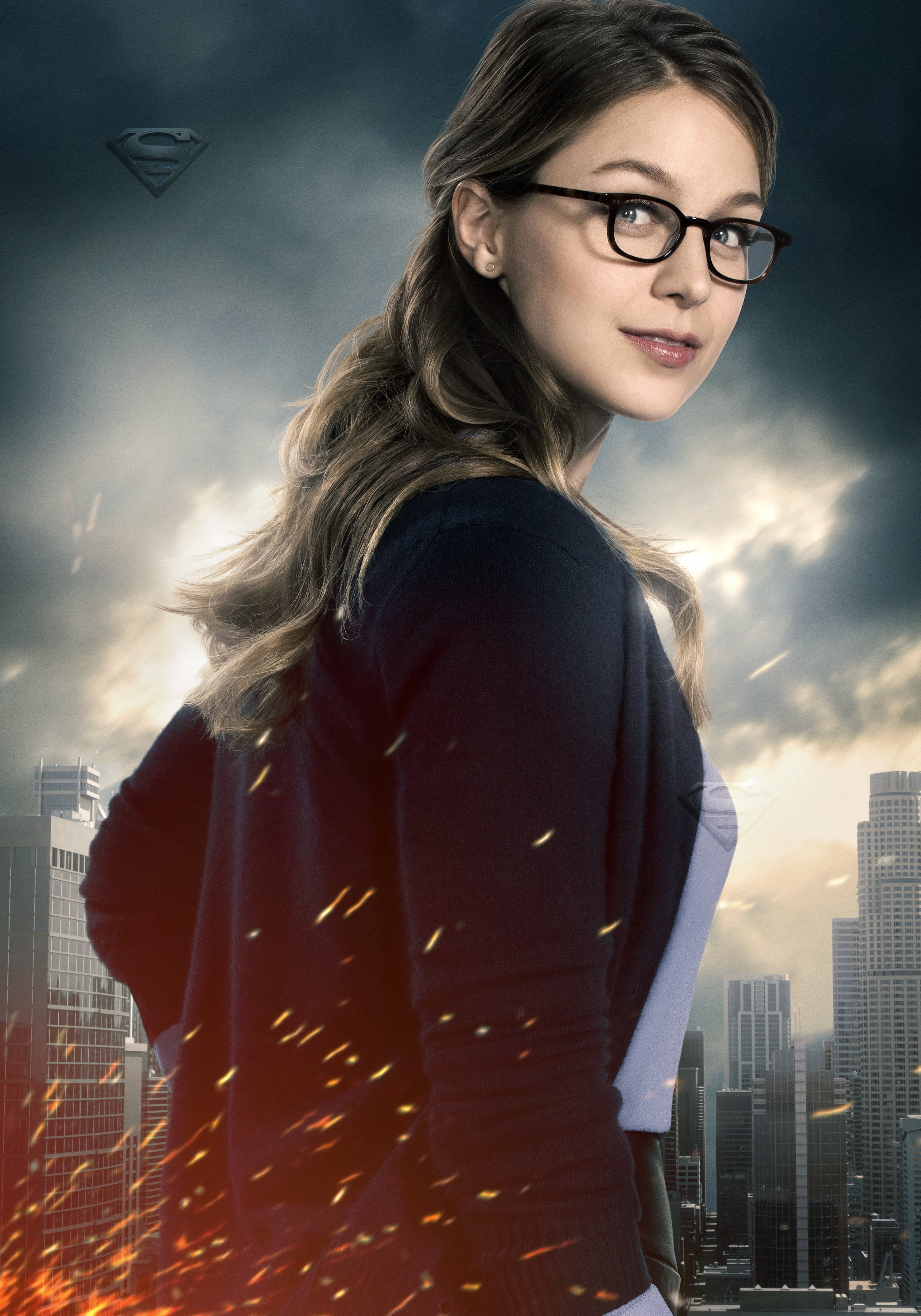 office building exterior, cloud - sky, waist up, beautiful woman, eyeglasses, hairstyle, sky, young adult, adult, Supergirl, glasses, architecture, portrait, Phone HD Wallpaper