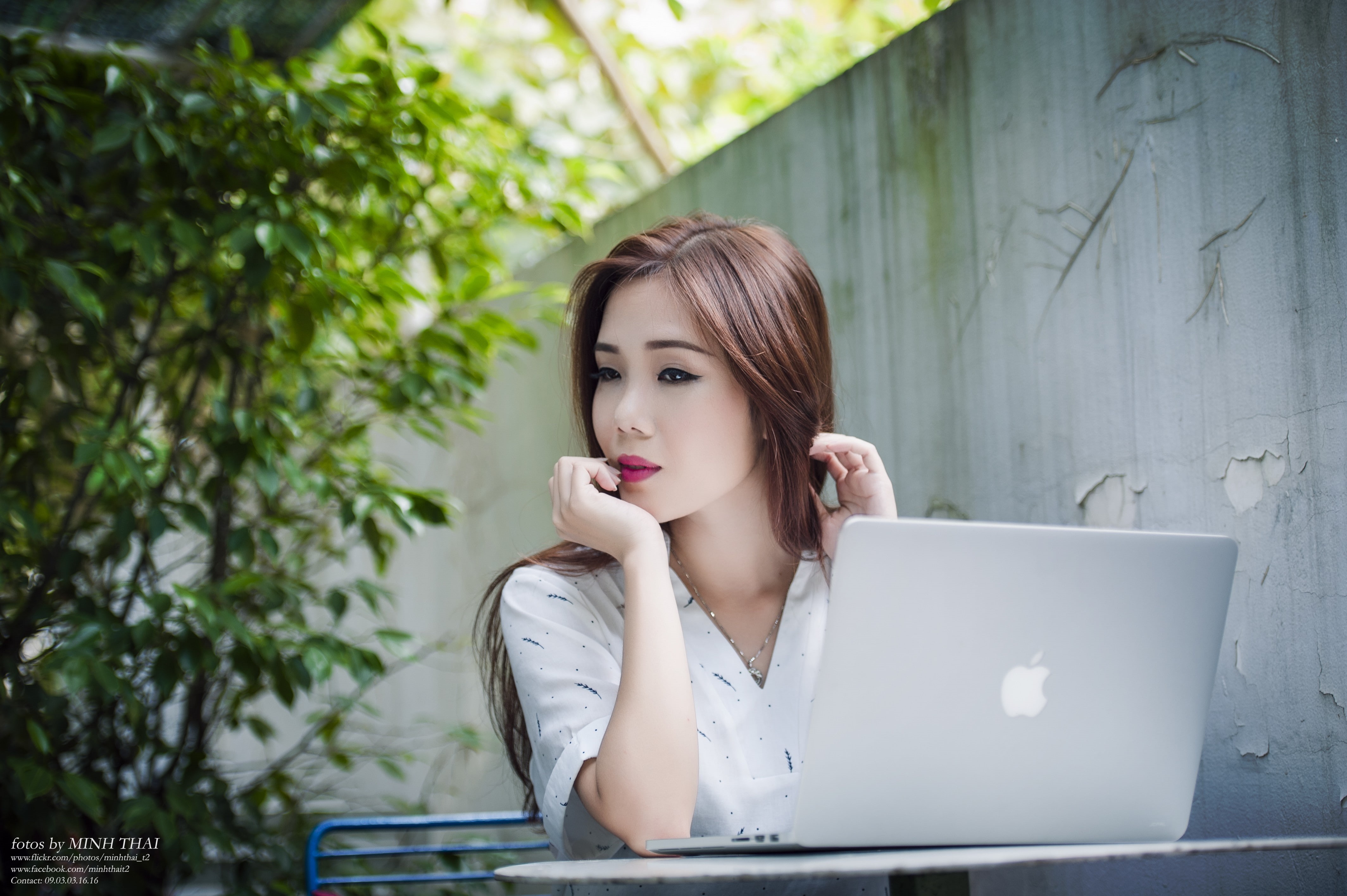 mac book, women, Asian, portrait, 4K, HD Wallpaper