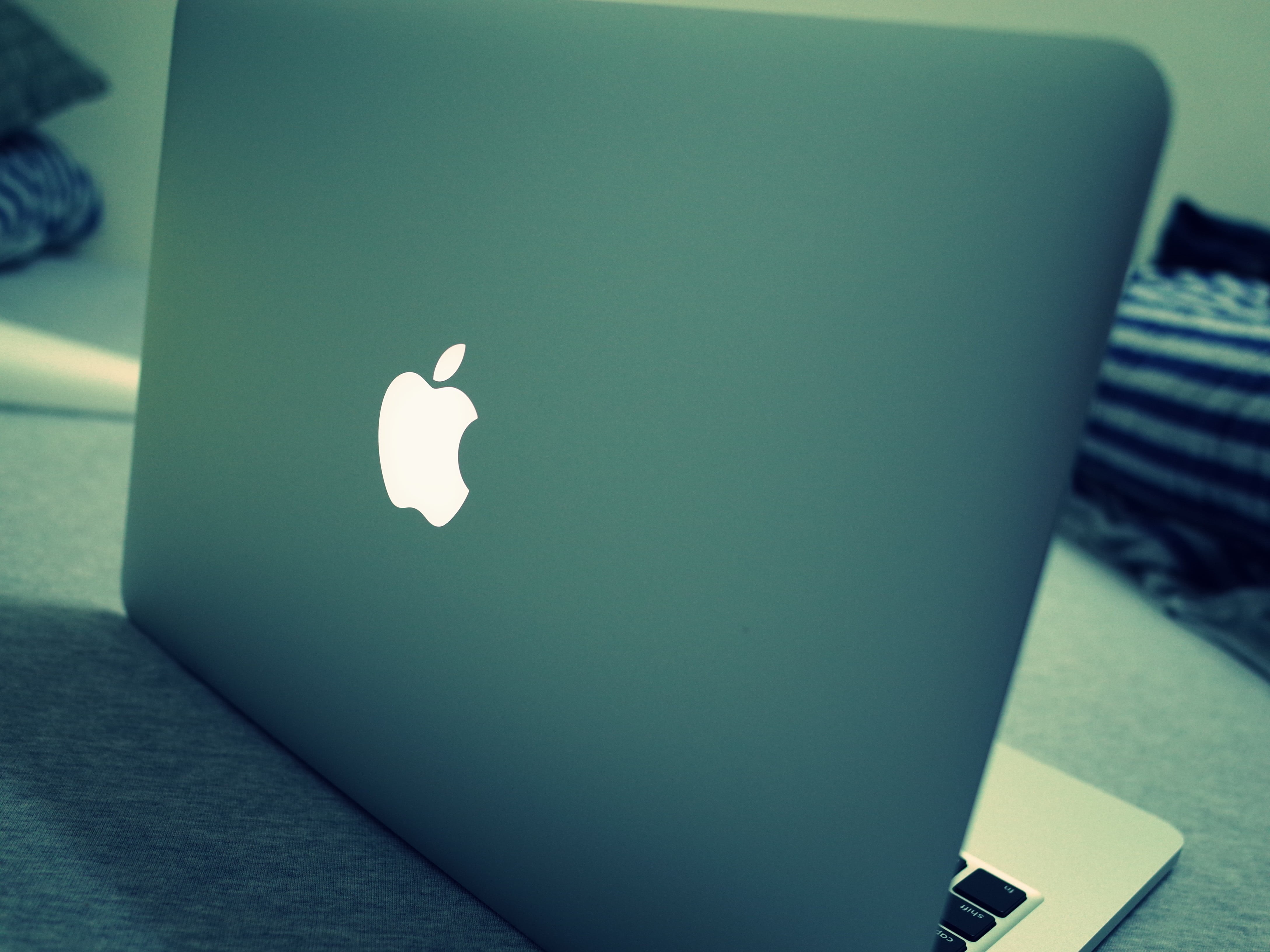 high angle view, wireless technology, day, symbol, OSX 10.10, table, MacBook, indoors, close-up, communication, computer equipment, computer, silver, connection, HD Wallpaper