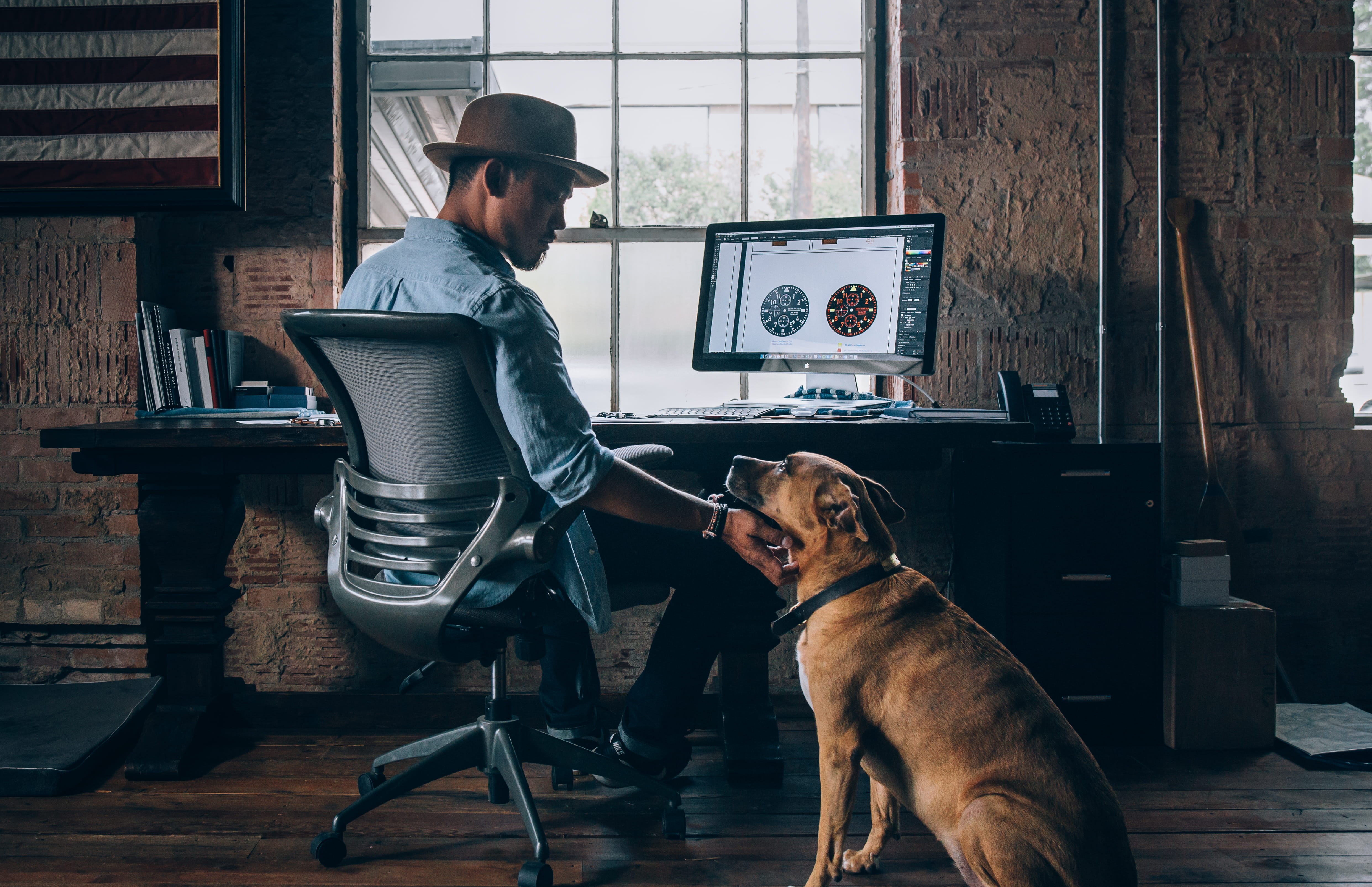 imac, denim, mans best friend, apple, people, males, casual Clothing, 4K, caucasian Ethnicity, dog, professional Occupation, desk, chair, daytime, man, HD Wallpaper