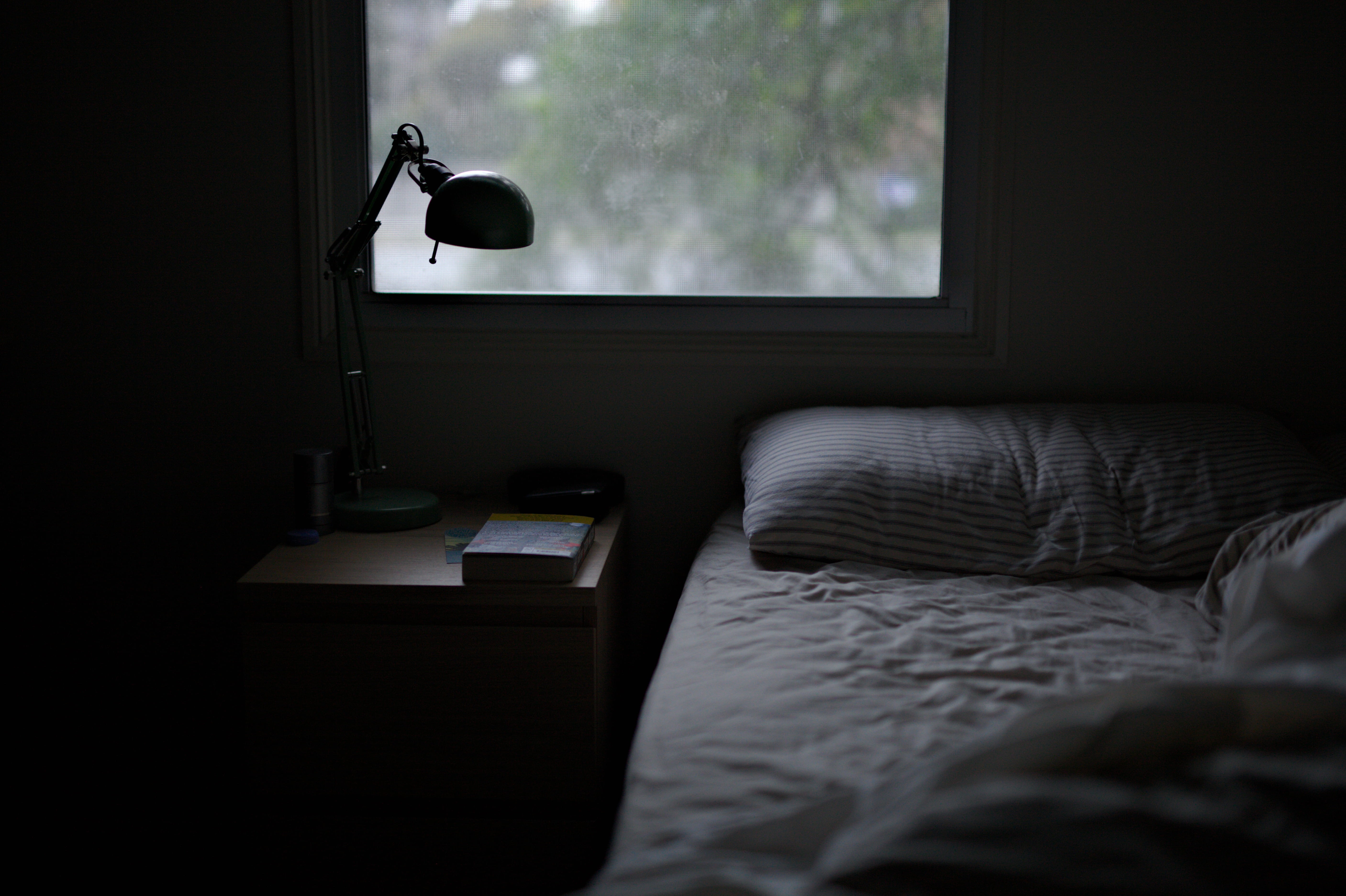 cosy, domestic Room, day, lifestyles, no People, bed, Soft, electric Lamp, near, photo, comfortable, pillow, absence, room, hotel Room, Warm, furniture, HD Wallpaper