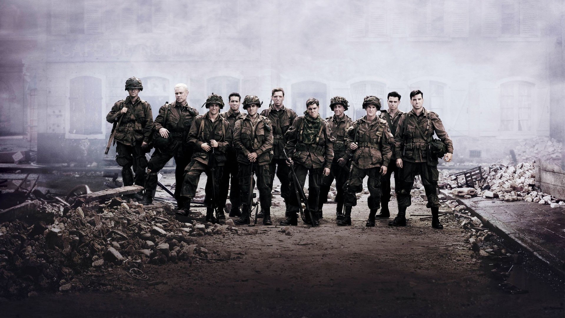 violence, crowd, real people, gun, protection, armed forces, group of people, responsibility, uniform, clothing, paratroopers, safety, police force, aggression, HD Wallpaper