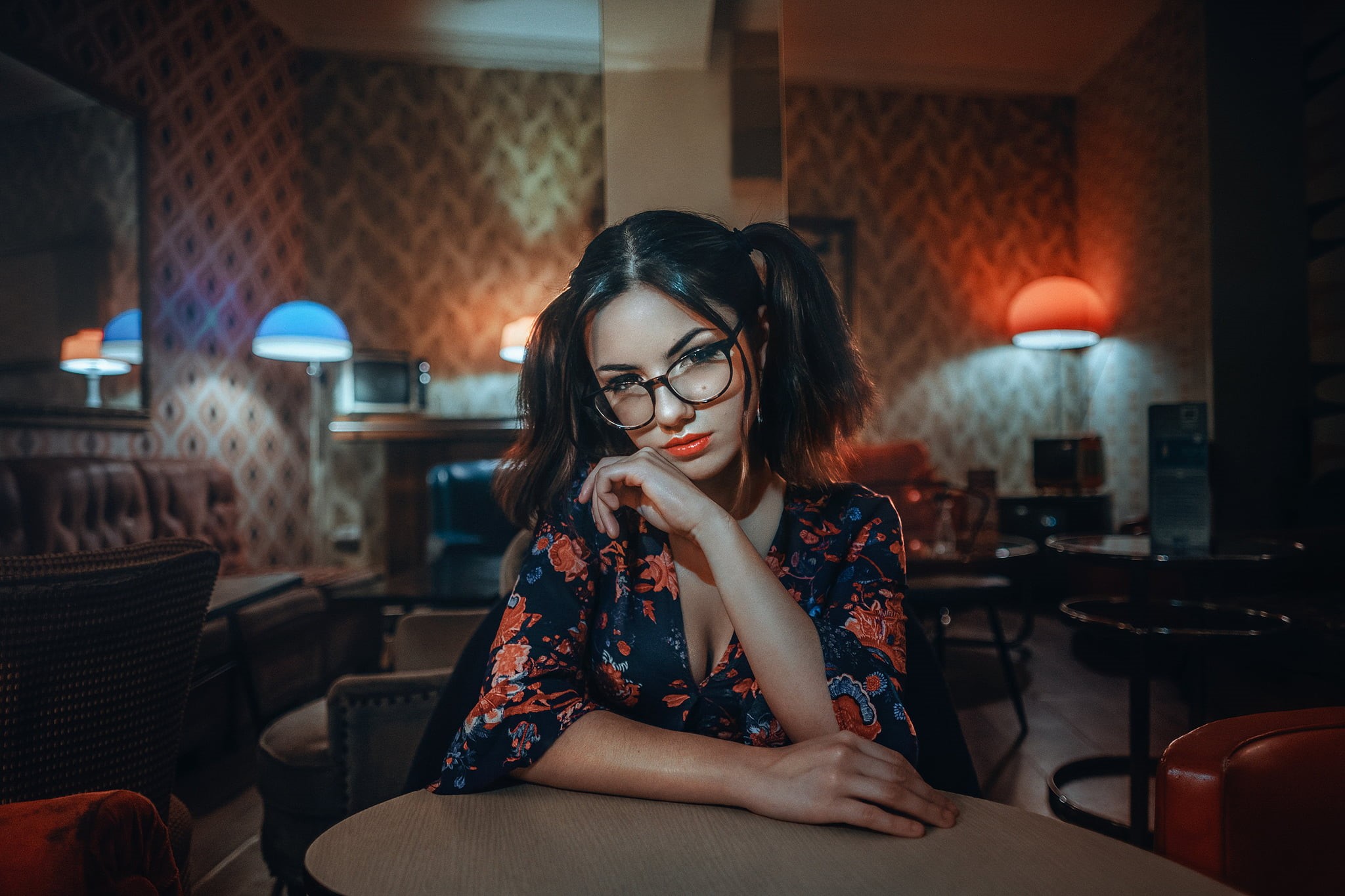 hair, contemplation, sitting, dress, 1080P, young adult, furniture, women, real people, brunette, indoors, one person, women with glasses, eyeglasses, HD Wallpaper