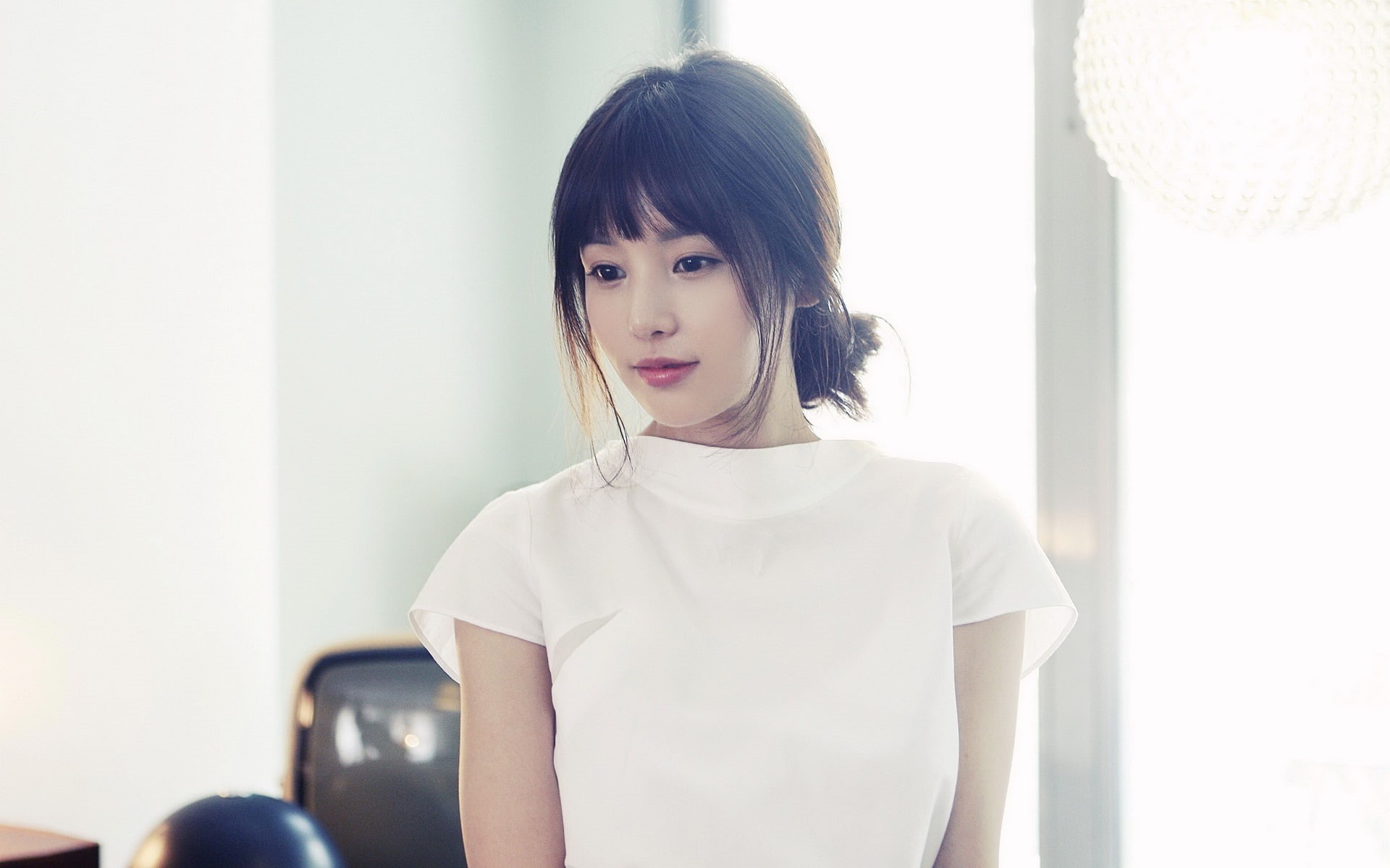 women, s, hairstyle, innocence, nam, standing, sleeved, 1080P, gyuri, cuff, child, looking at camera, white, beautiful, one person, casual clothing, HD Wallpaper