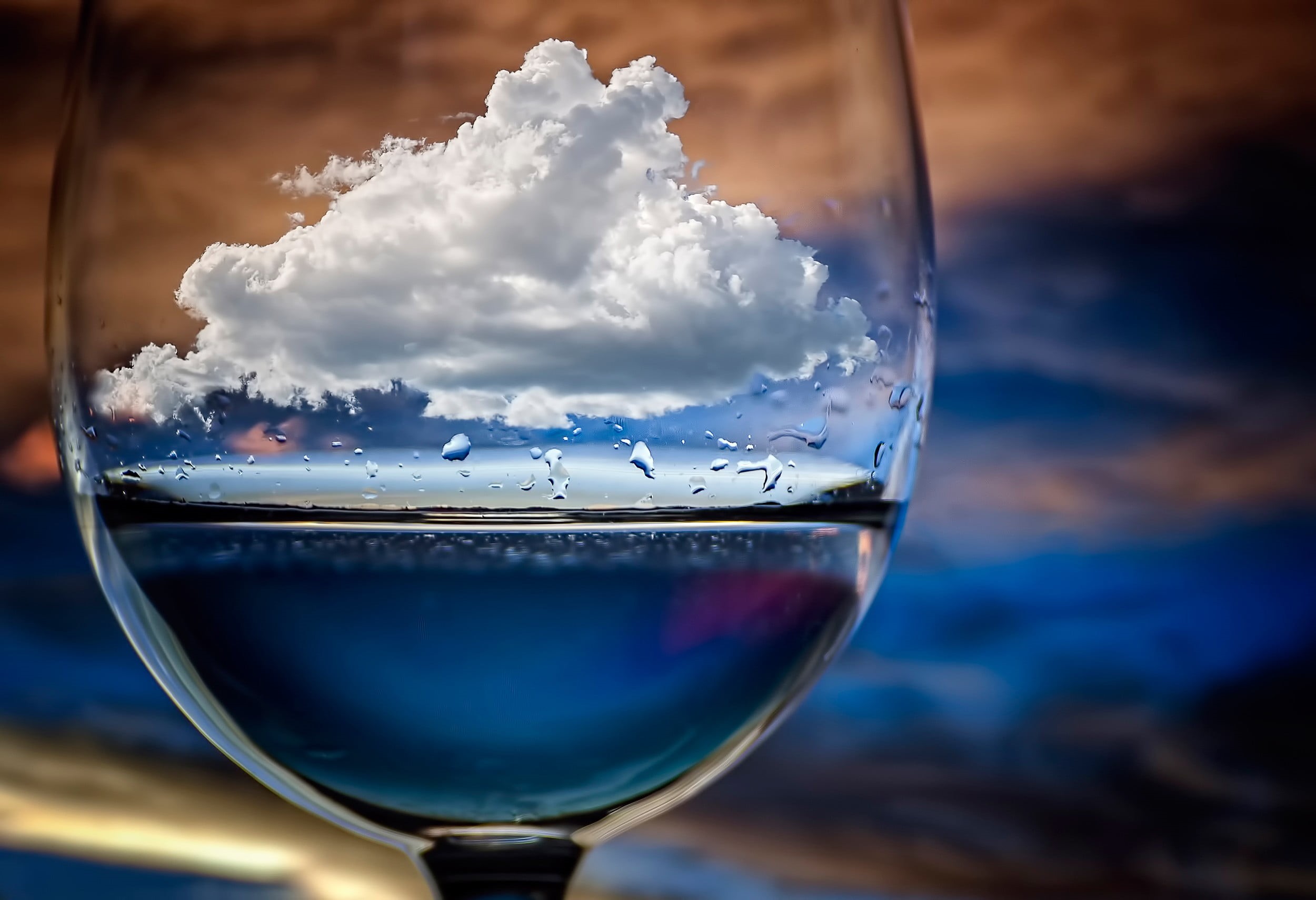 drinking glass, focus on foreground, no people, alcohol, drink, transparent, clear, indoors, macro, glasses, blue, wine, still life, freshness, 1080P, HD Wallpaper