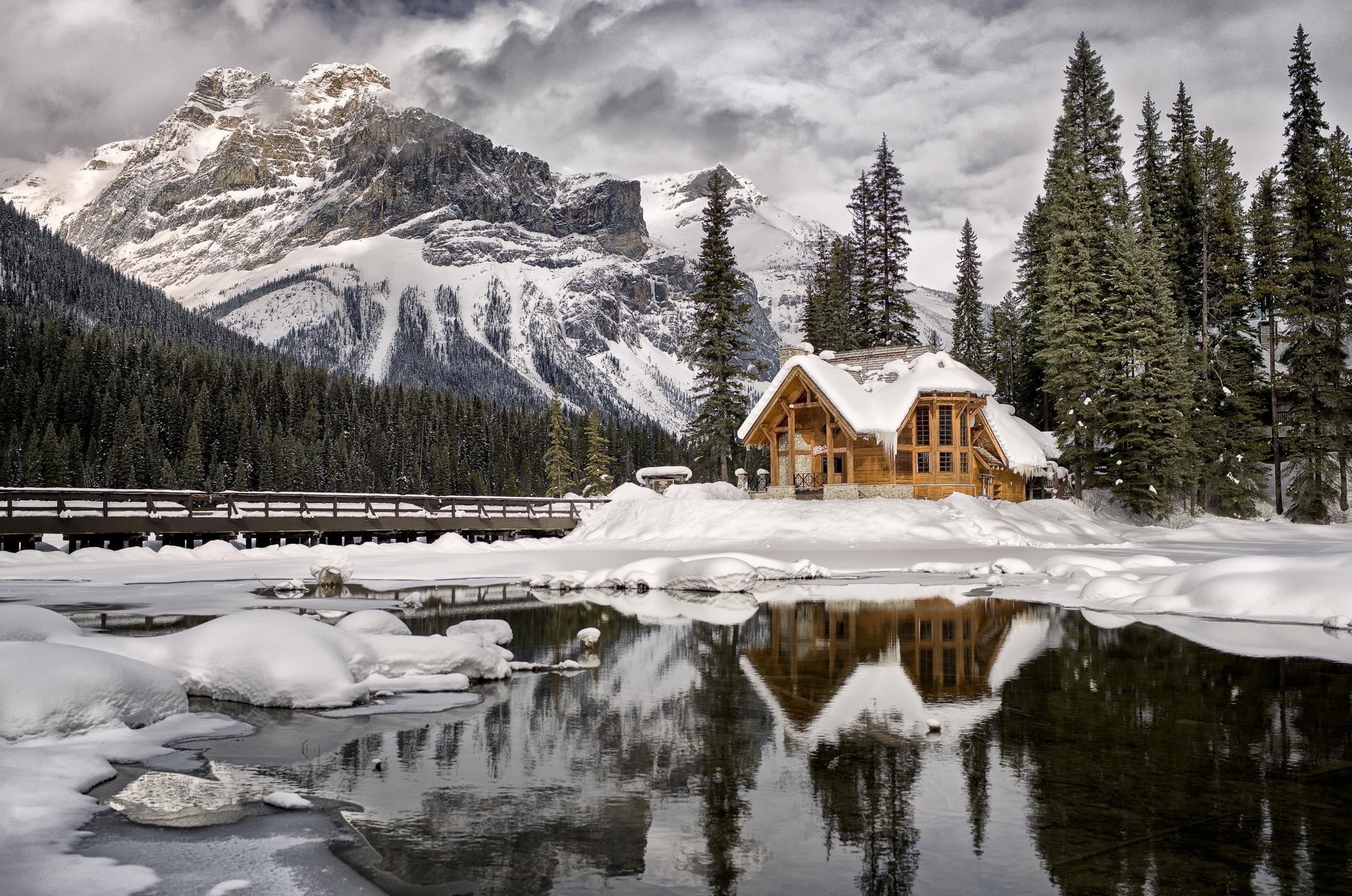 ice, lake, no people, landscape, snow, waterfront, cold temperature, day, brown, British Columbia, outdoors, nature, winter, architecture, tree, reflection, HD Wallpaper