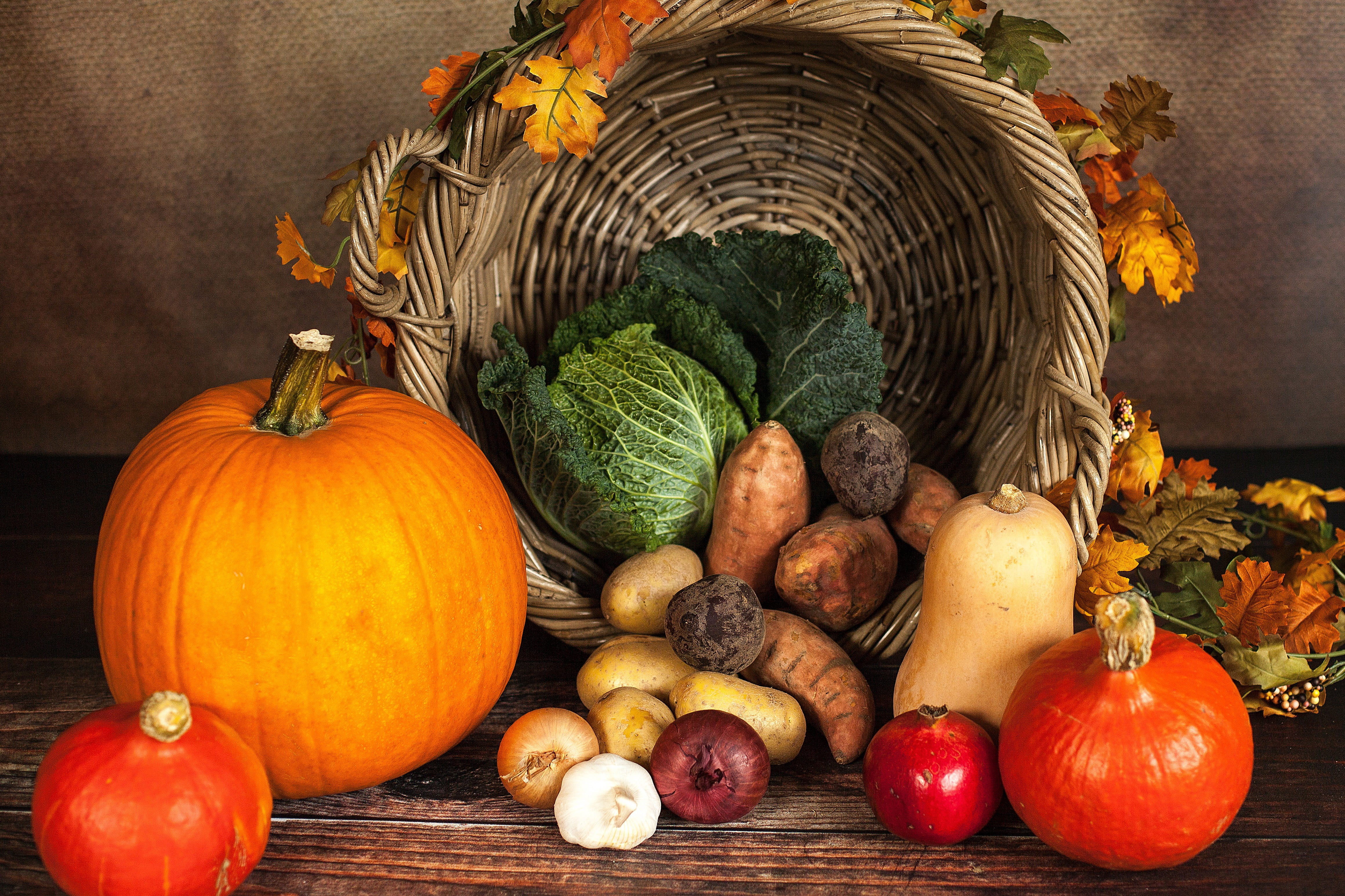 food and drink, indoors, wood - Material, no People, vegetable, fall, vegetables, yellow, still Life, food/Drink, thanksgiving, november, decoration, season, HD Wallpaper