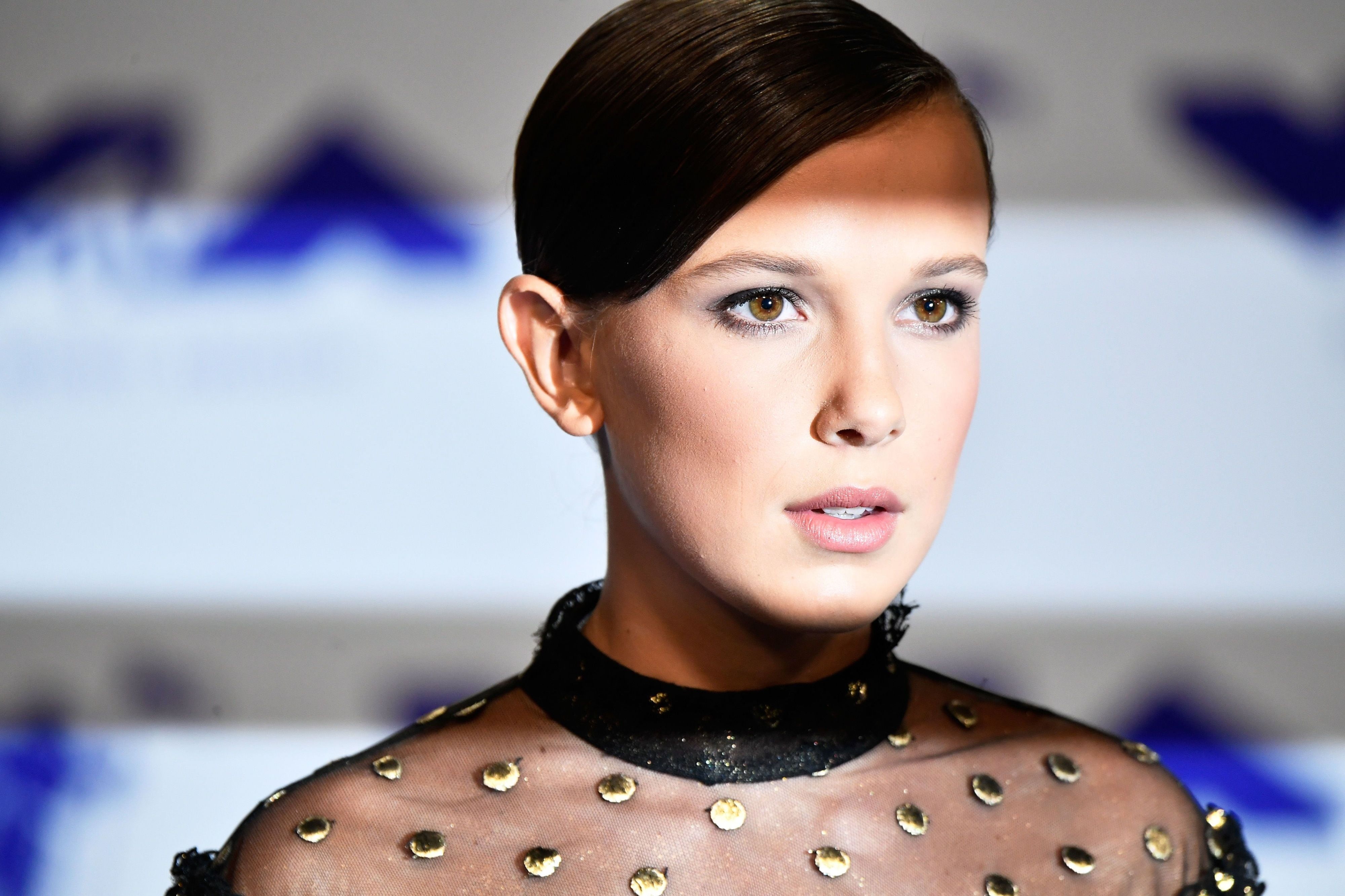 focus on foreground, beautiful woman, young women, one person, brown hair, headshot, hair, girls, young adult, 4k, millie bobby brown, celebrities, looking at camera, HD Wallpaper