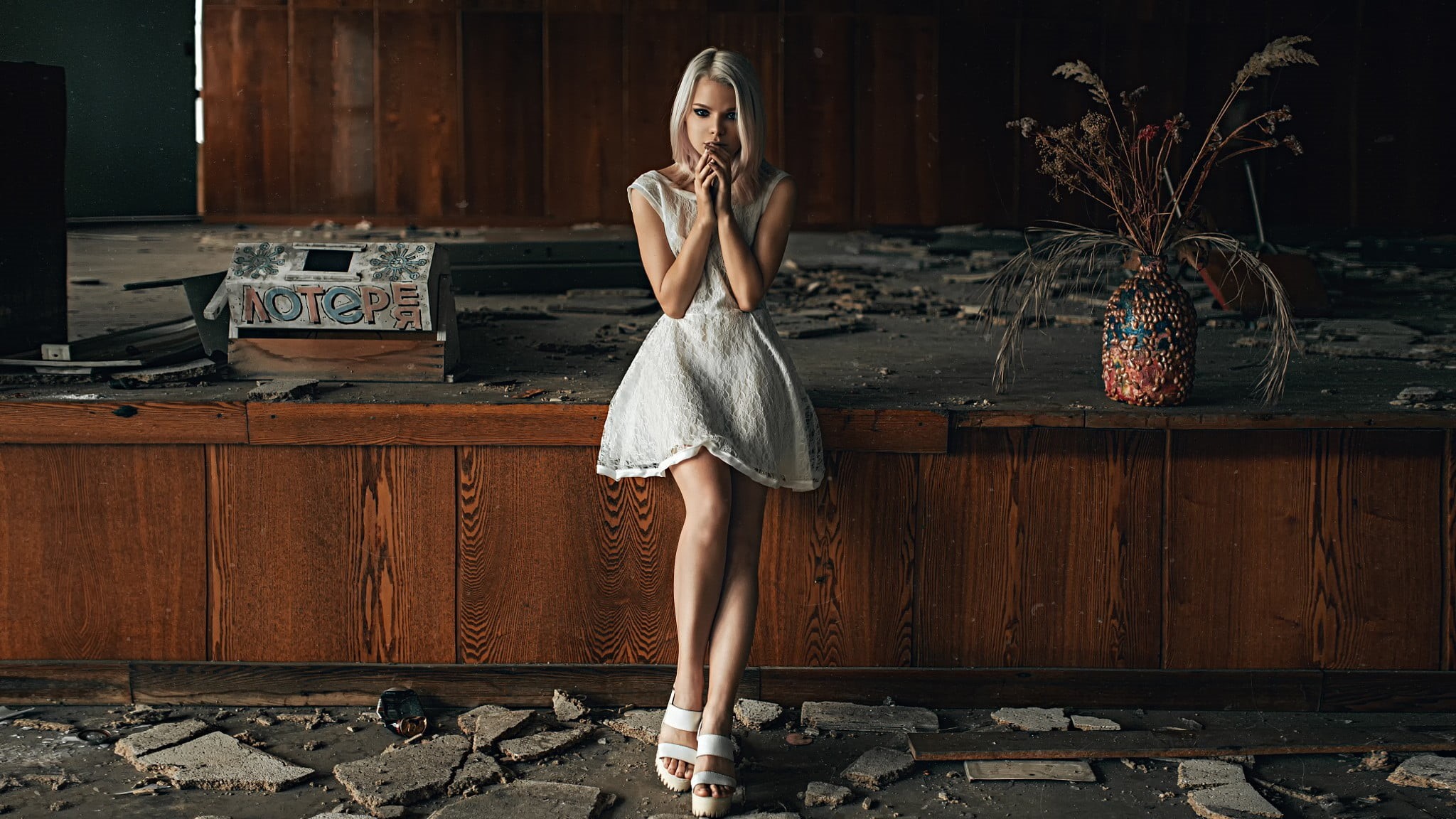 one person, 1080P, sleeveless, s, young adult, looking at camera, ruin, dark, adult, model, beauty, women, portrait, Georgy Chernyadyev, beautiful people, HD Wallpaper