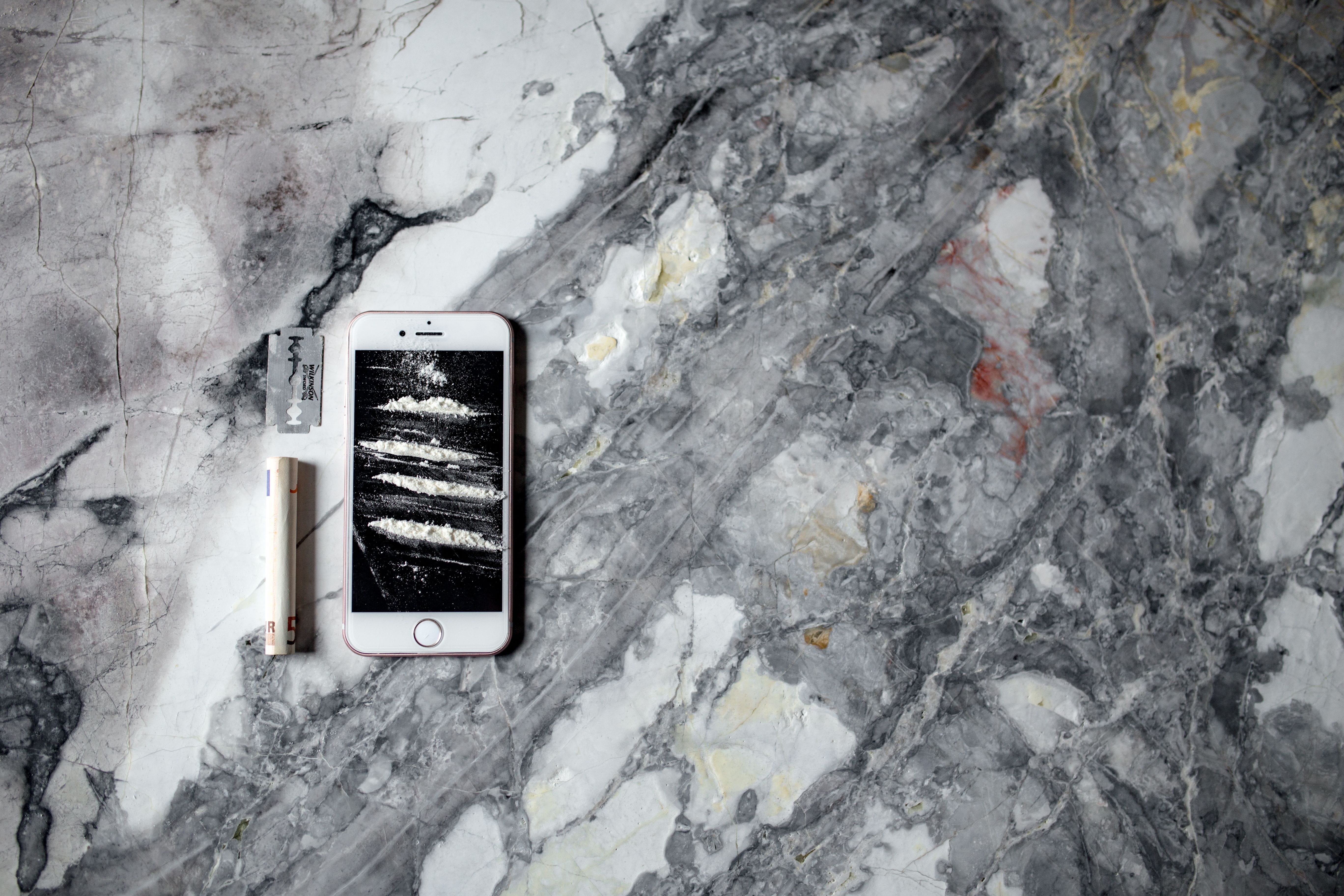 gray, day, crime, obsolete, coke, technology, connection, directly above, communication, drug abuse, drugs, outdoors, heroin, pablo escobar, wireless technology, HD Wallpaper