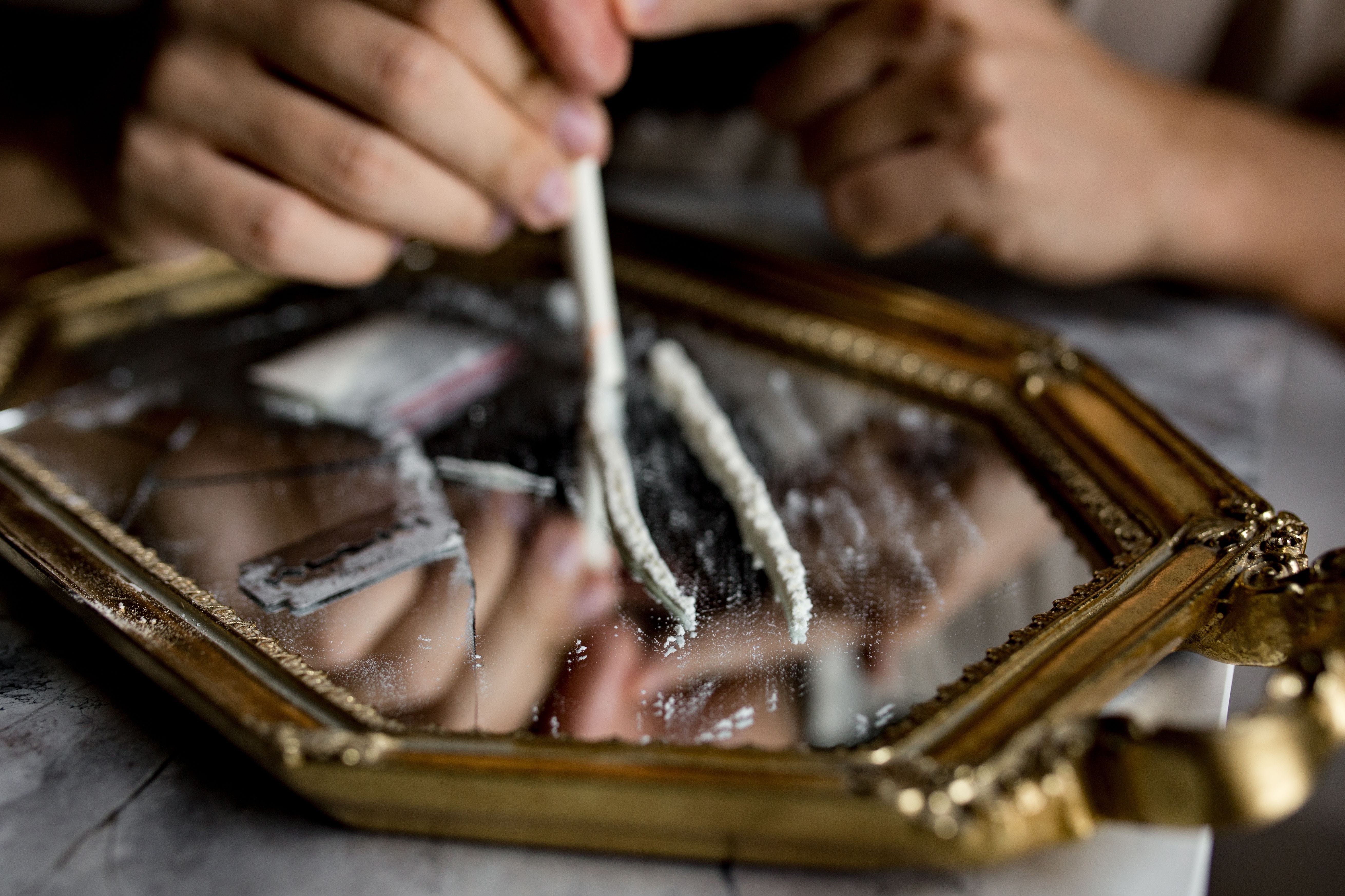 preparation, hand, crime, escobar, pablo escobar, high angle view, seafood, junkie, powder, addiction, close-up, criminal, lords, holding, human hand, cocaine, HD Wallpaper