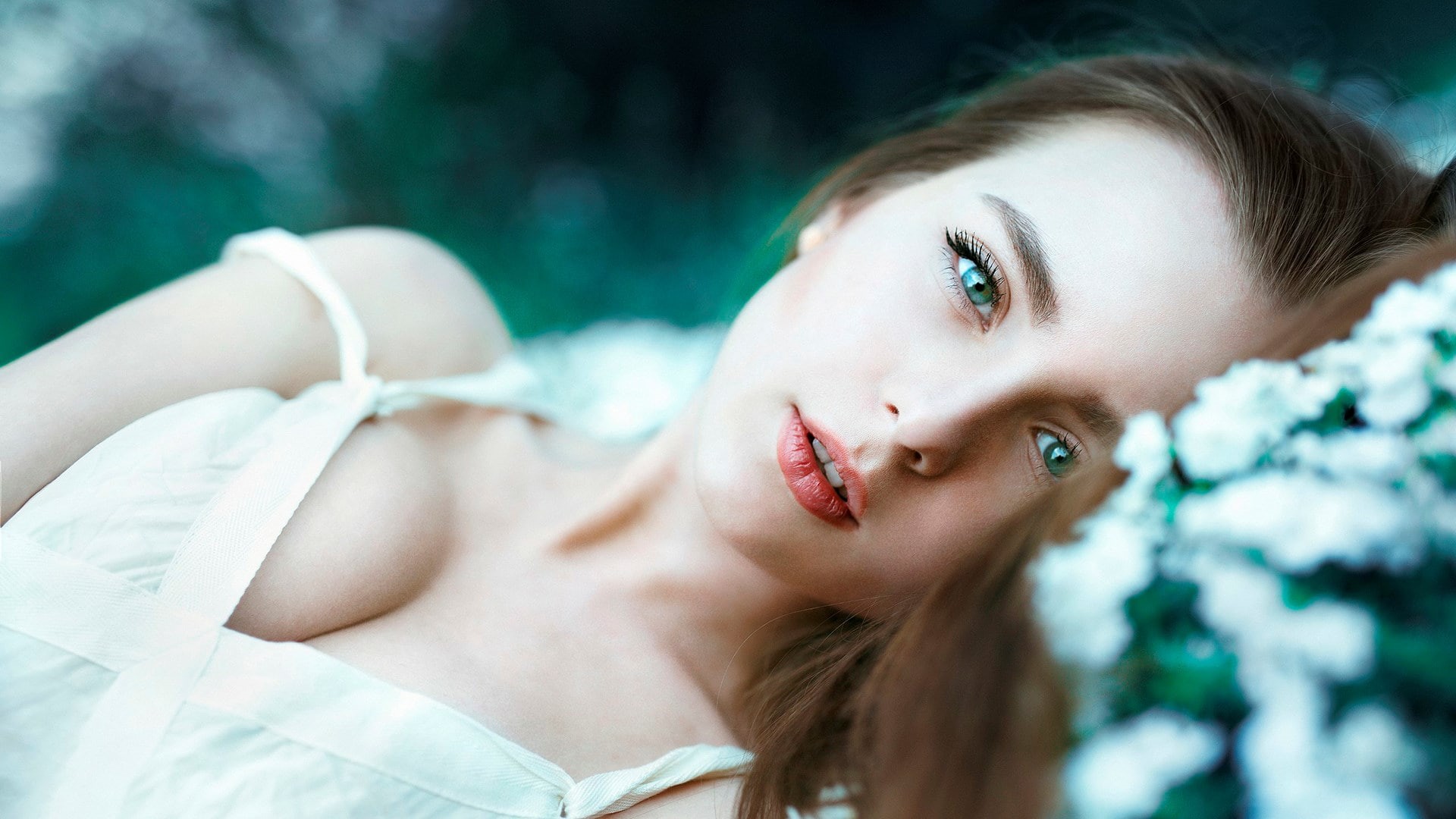focus on foreground, lying down, looking at camera, day, one person, teenager, relaxation, hairstyle, young women, brown hair, beautiful woman, pretty girl images 1920x1080, HD Wallpaper