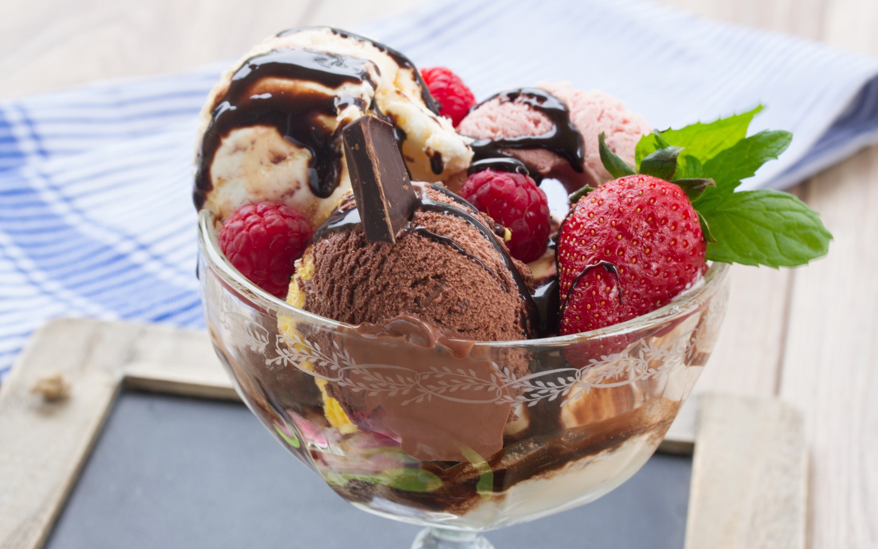 chocolate, ice, ice cream, cream, dessert, strawberries, berries, 2K, HD Wallpaper