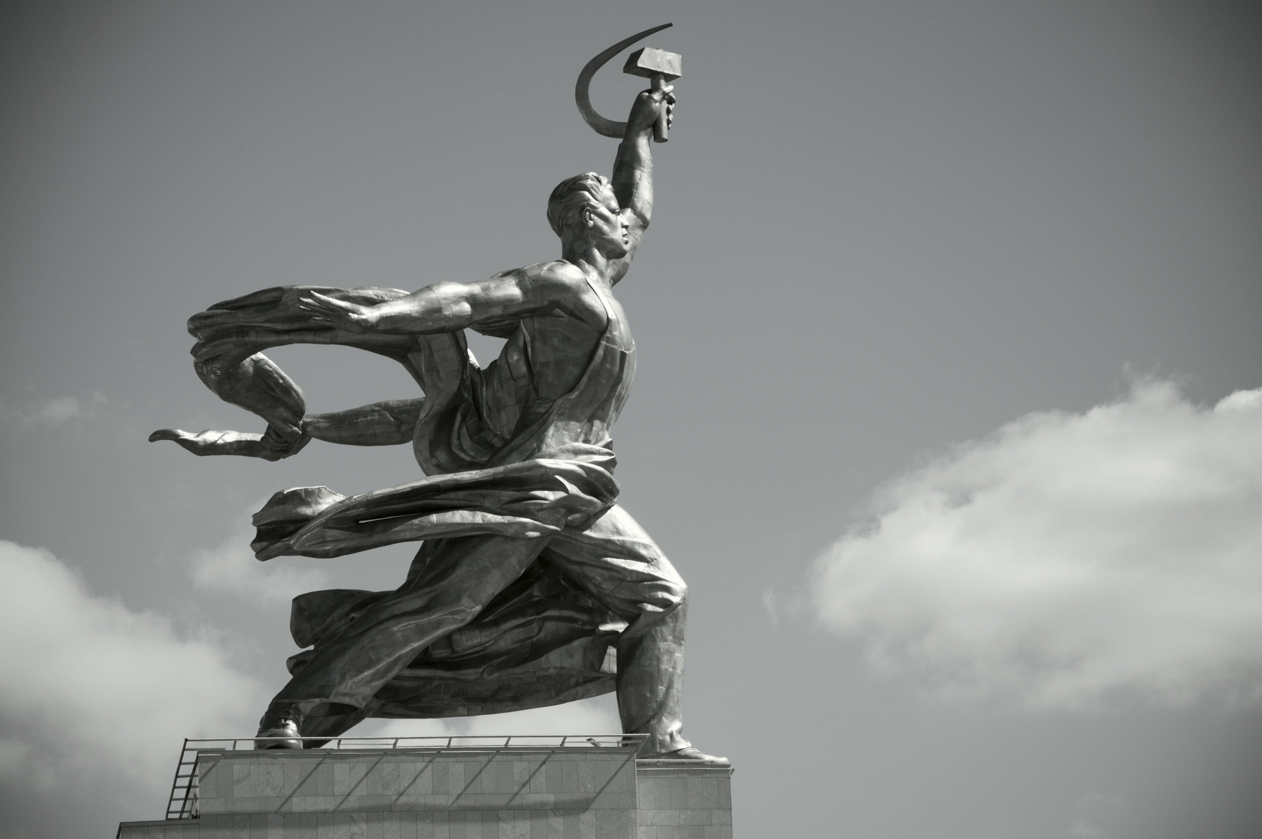 nature, stalinism, male likeness, moscow, kolkhoz, Monument, statue, arms raised, low angle view, built structure, russia, no people, artwork, memory, architecture, HD Wallpaper