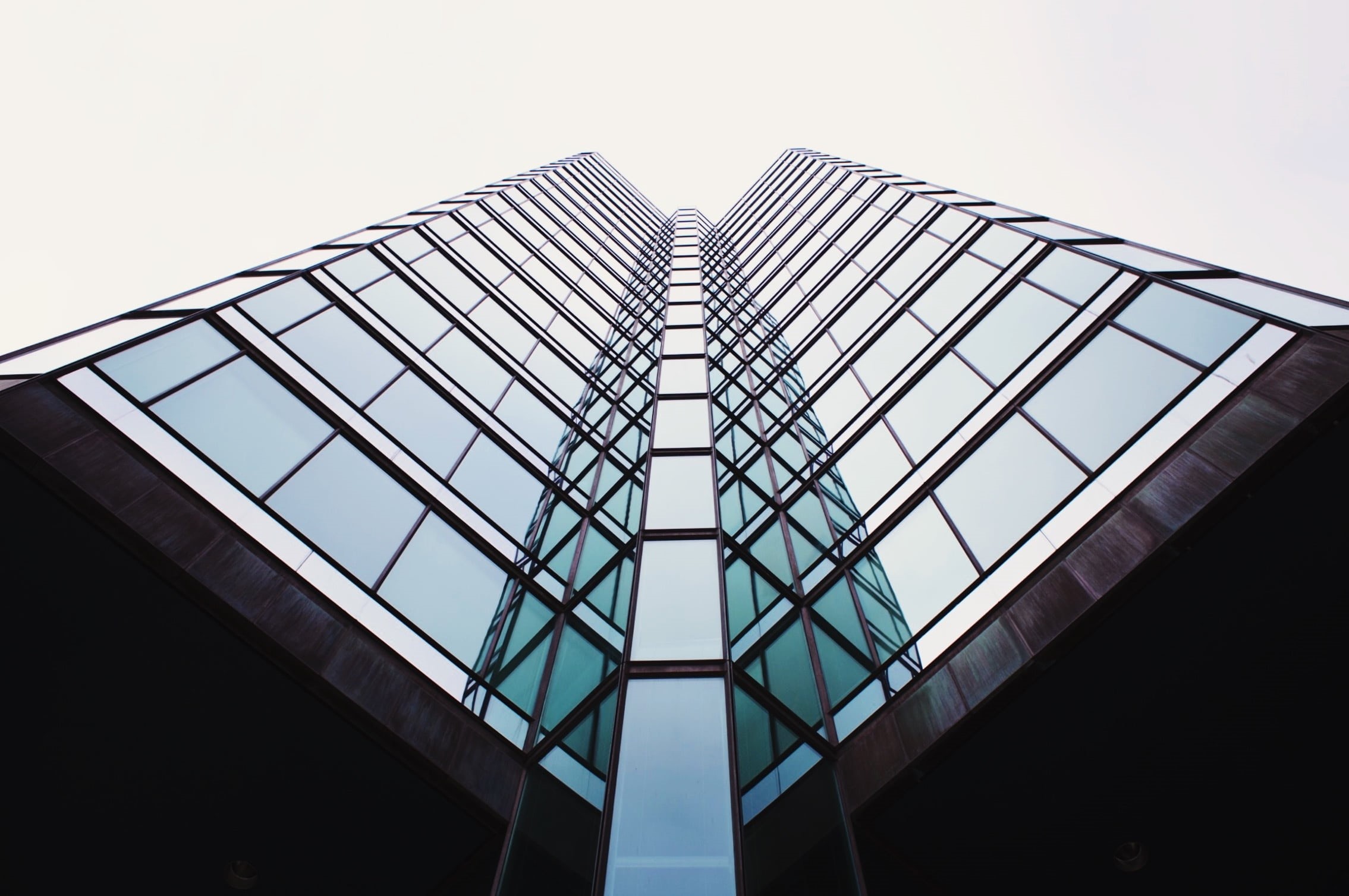 shape, clear sky, building, built structure, view, office, low, building exterior, design, glass - material, linear, rise, 1080P, photography, angle, geometric shape, HD Wallpaper