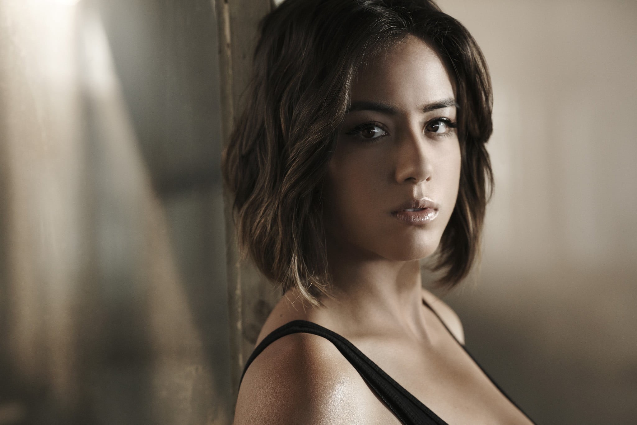 brown eyes, human face, contemplation, s, brunette, 1080P, focus on foreground, top, hair, beautiful woman, close-up, tank, adult, women, long hair, portrait, HD Wallpaper