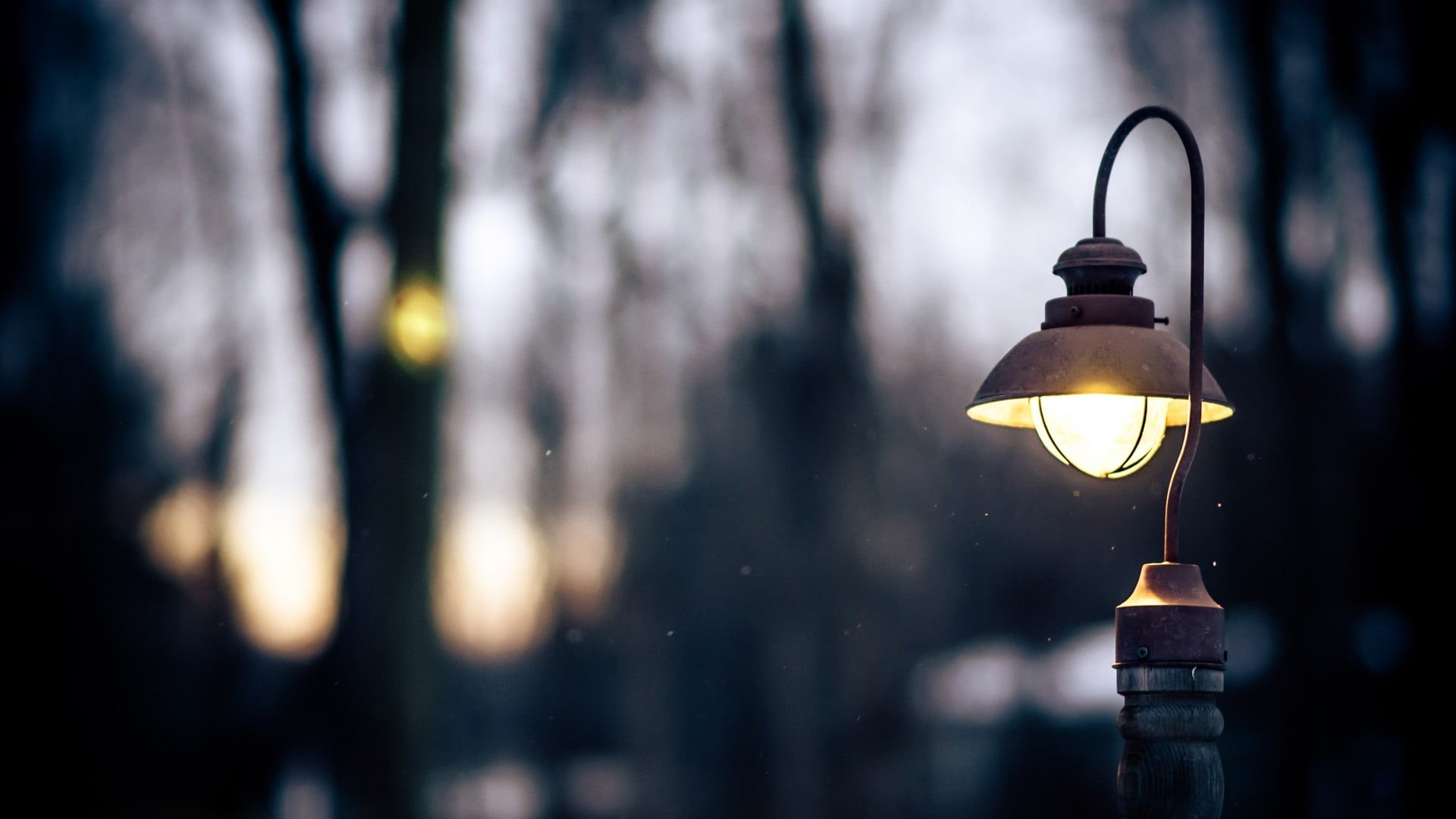 glowing, illuminated, focus, lantern, night, street Light, bokeh, brass, lighting Equipment, photography, retro Styled, no People, architecture, blurred, HD Wallpaper