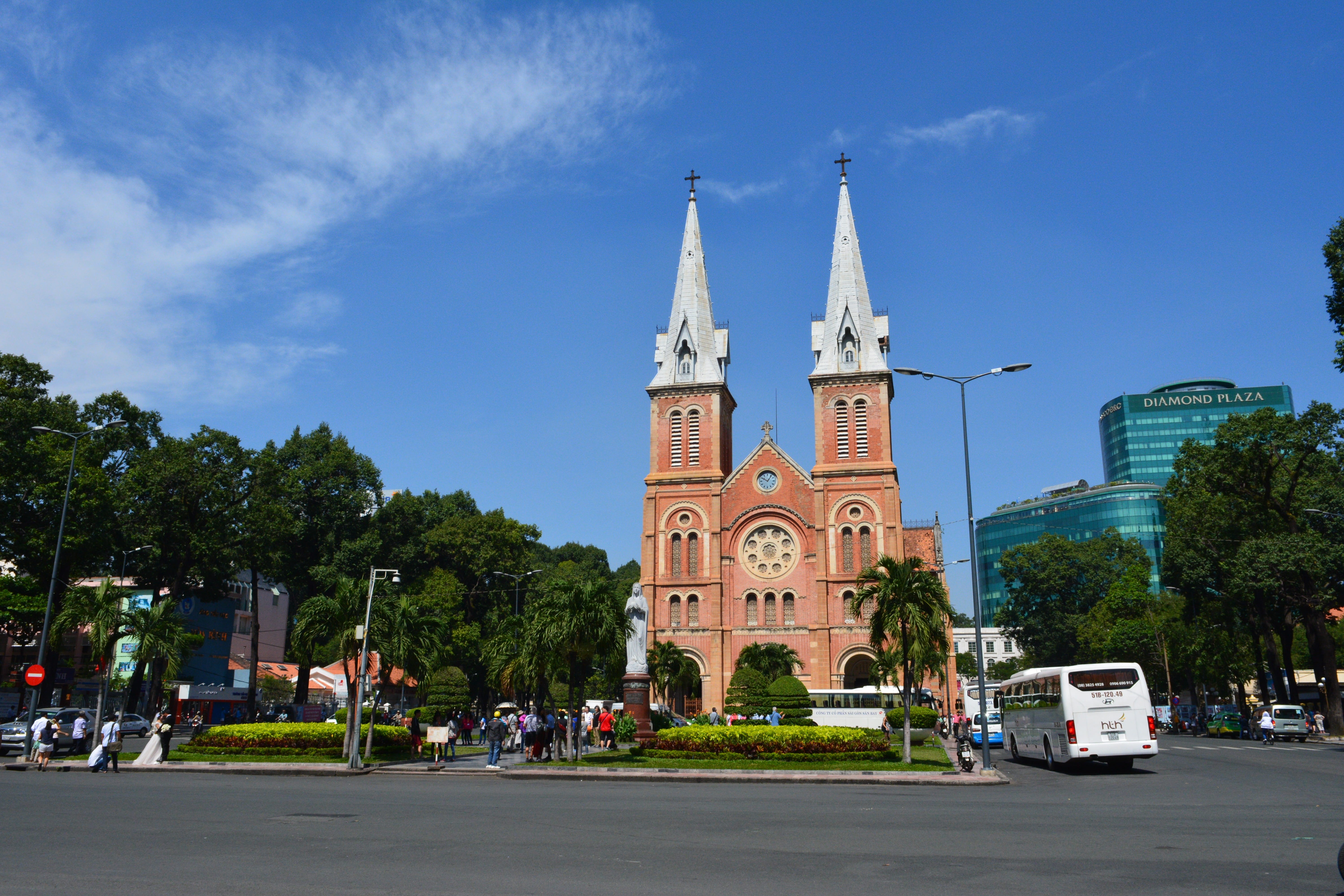 outdoors, white, 5K, nature, incidental people, vietnam, sky, clock, church, Church, cathedral, motor vehicle, spire, religion, city, built structure, HD Wallpaper
