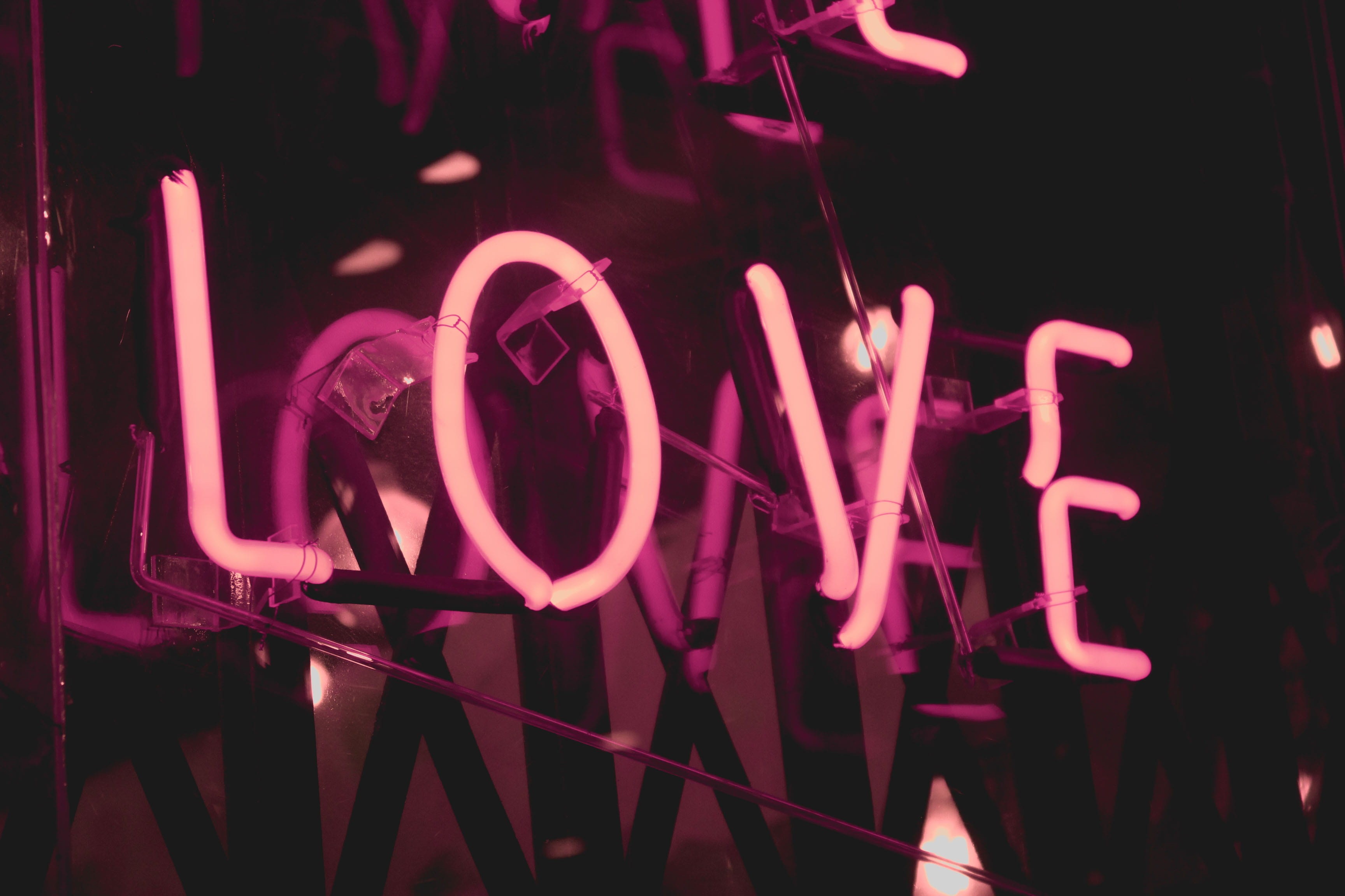 pattern, 2K, long exposure, complexity, text, creativity, indoors, positive emotion, turned, neon, western script, glowing, light, lighting equipment, HD Wallpaper