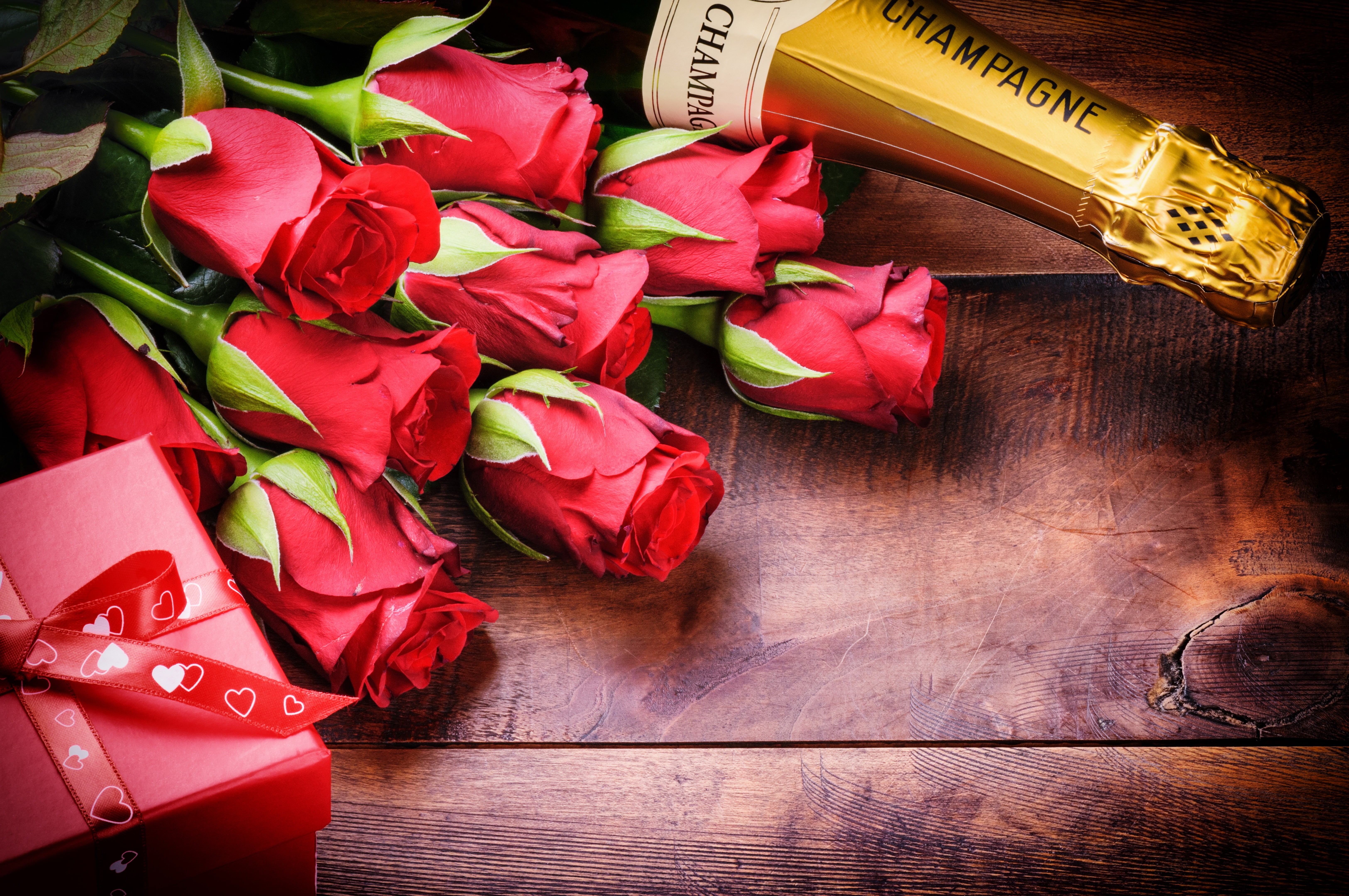retro Styled, bunch of flowers, indoors, 5K, beauty in nature, close-up, petal, gift, romance, bouquet, flower arrangement, wood - Material, no People, HD Wallpaper