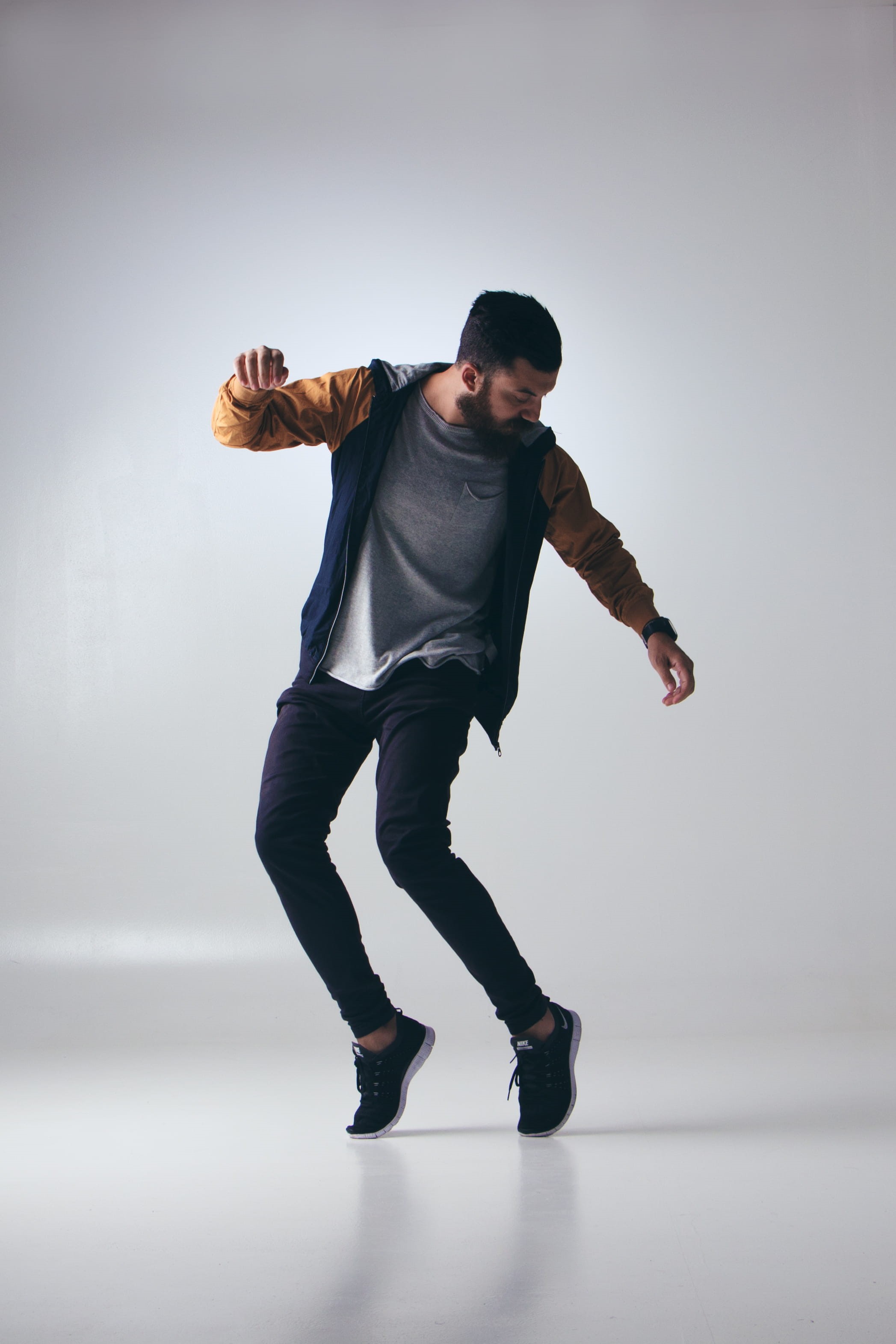 man, full Length, men, males, isolated, motion, movement, sport, lifestyles, beard, studio Shot, pose, style, breakdancing, adult, sports Clothing, fashion, Phone HD Wallpaper