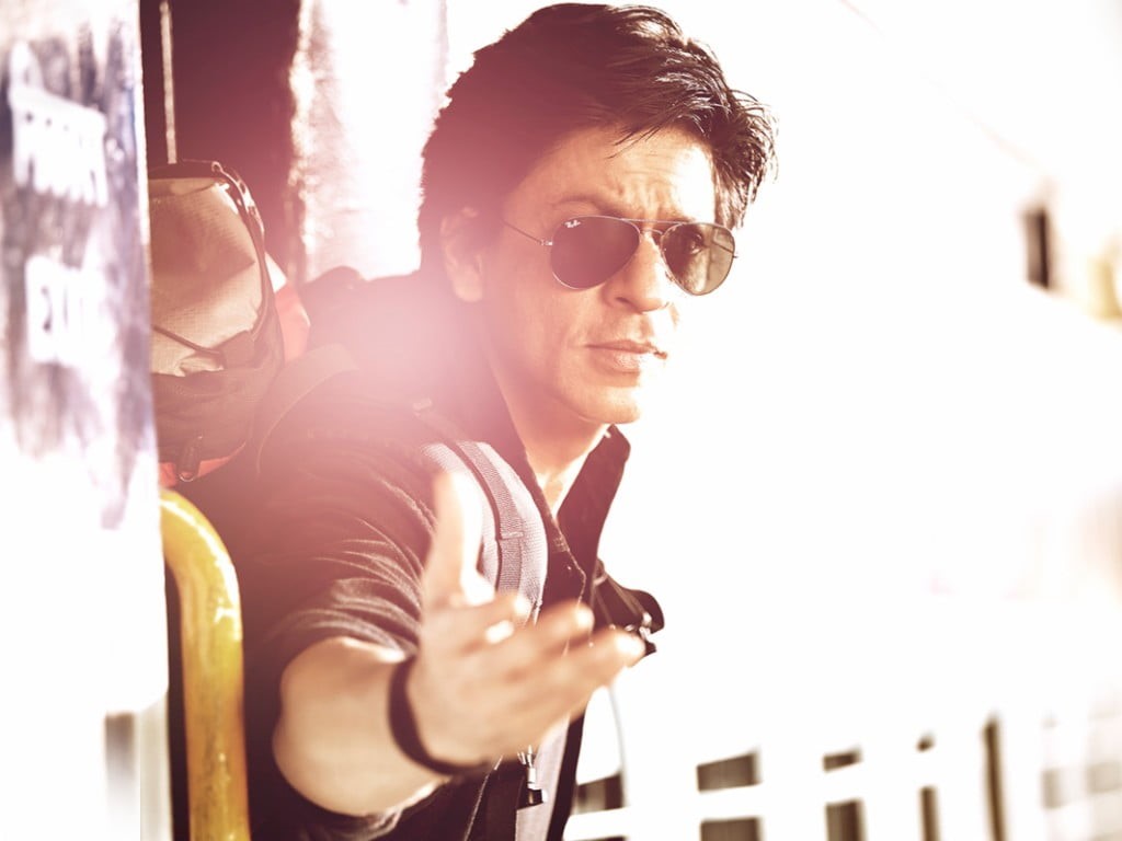 bollywood, young men, real people, smiling, shahrukh, men, fashion, music, sunglasses, chennai, emotion, lens flare, adult, Movies, express, Male Celebrities, HD Wallpaper