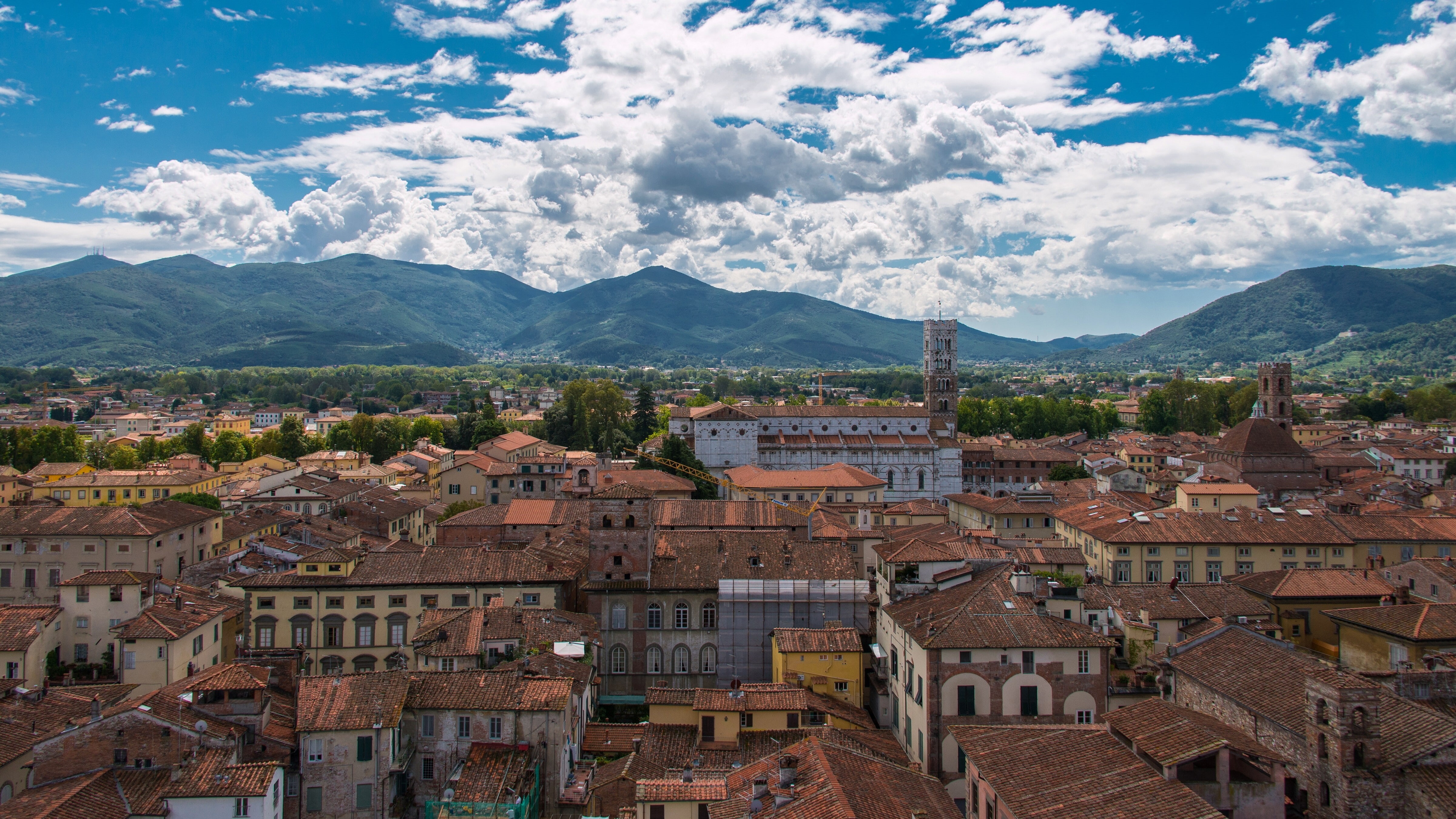 lot, brown, Tuscany, Lucca, Italy, 4K, buildings, mountains, panorama, house, houses, rooftops, HD Wallpaper