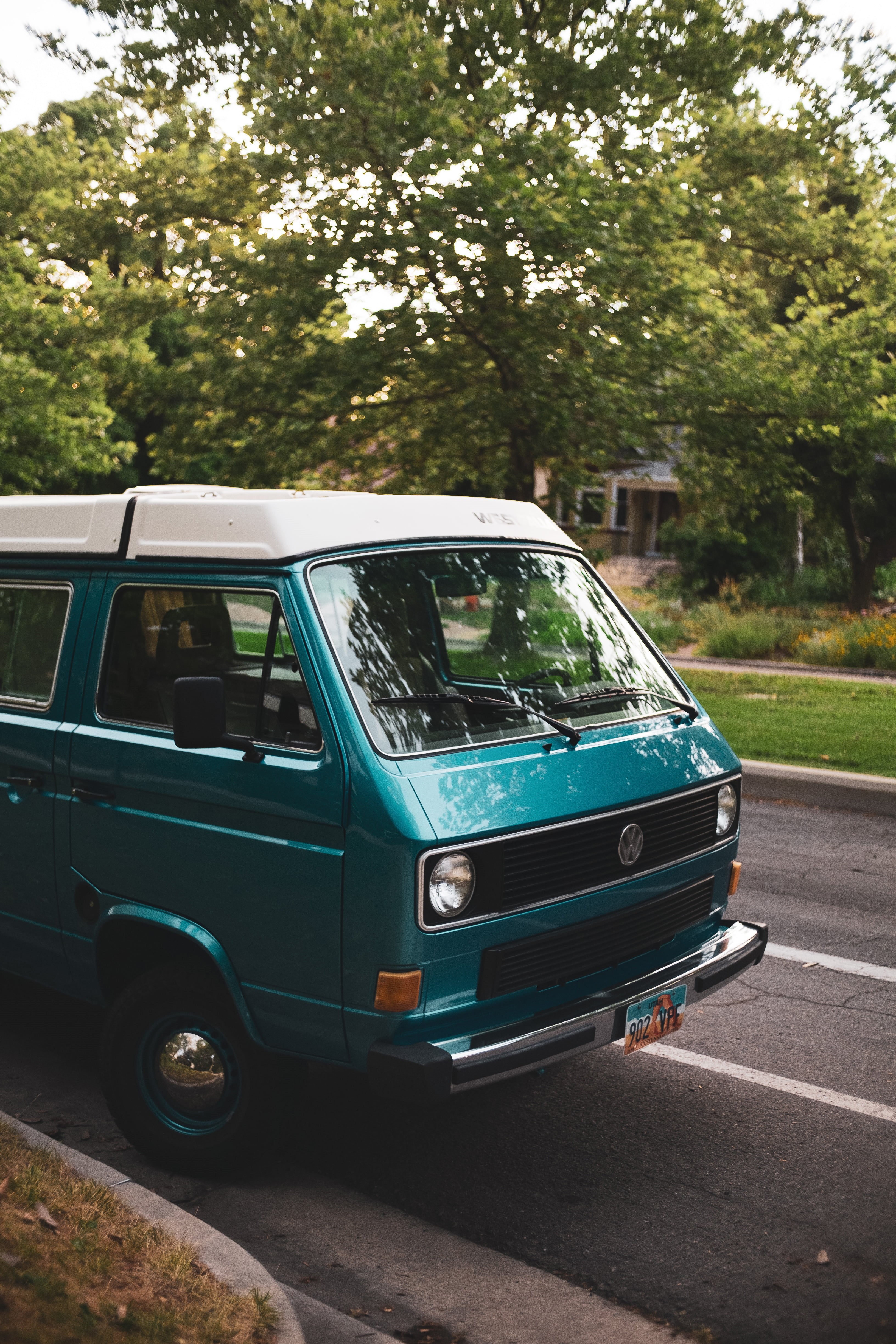mode of transportation, no people, nature, 4K, outdoors, motor vehicle, transportation, stationary, tree, day, land vehicle, city, retro styled, car, plant, Phone HD Wallpaper