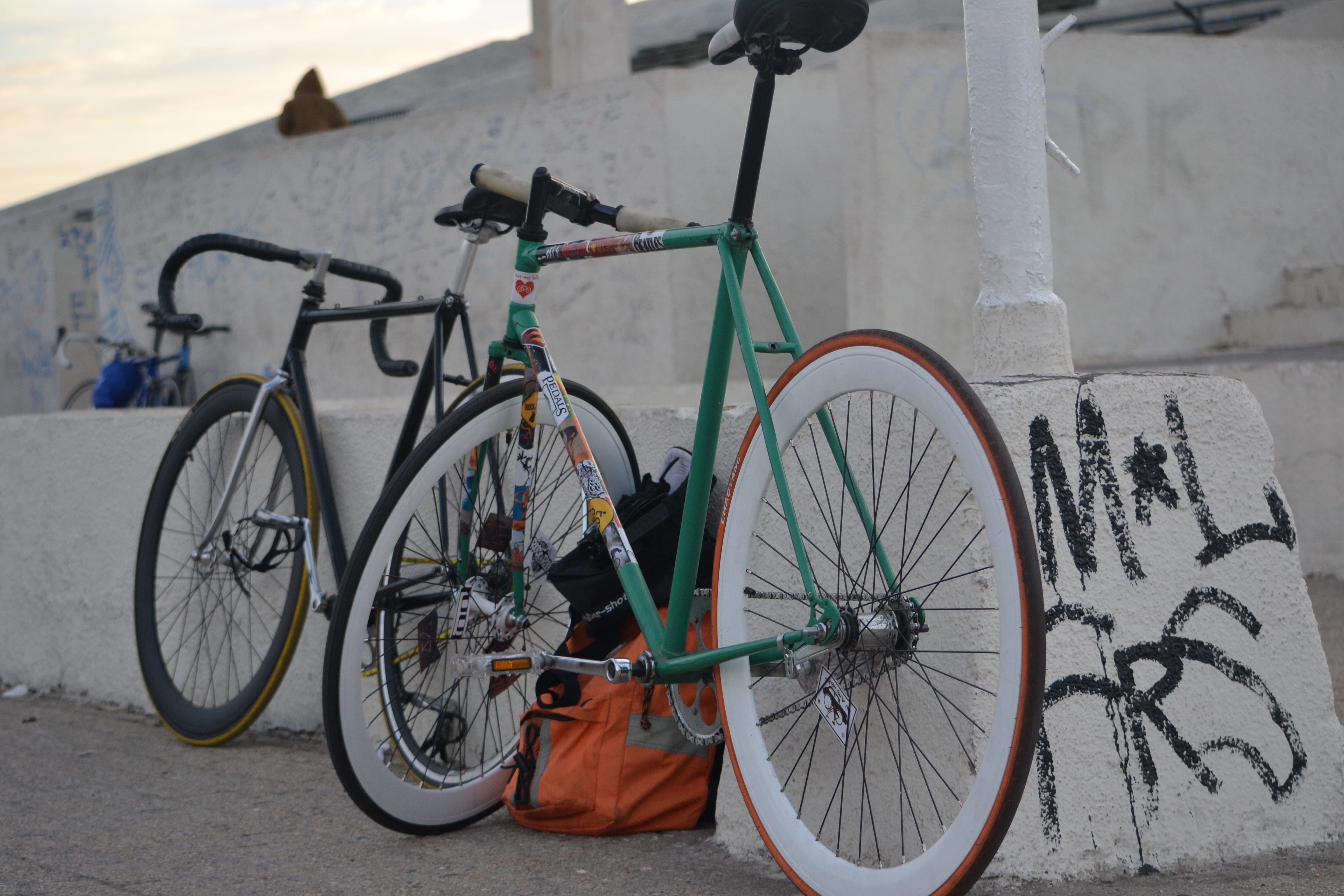 mode of transportation, nature, mode of transport, Bicycle, focus on foreground, footpath, bike, day, stationary, city, spoke, wheel, no people, safety, HD Wallpaper