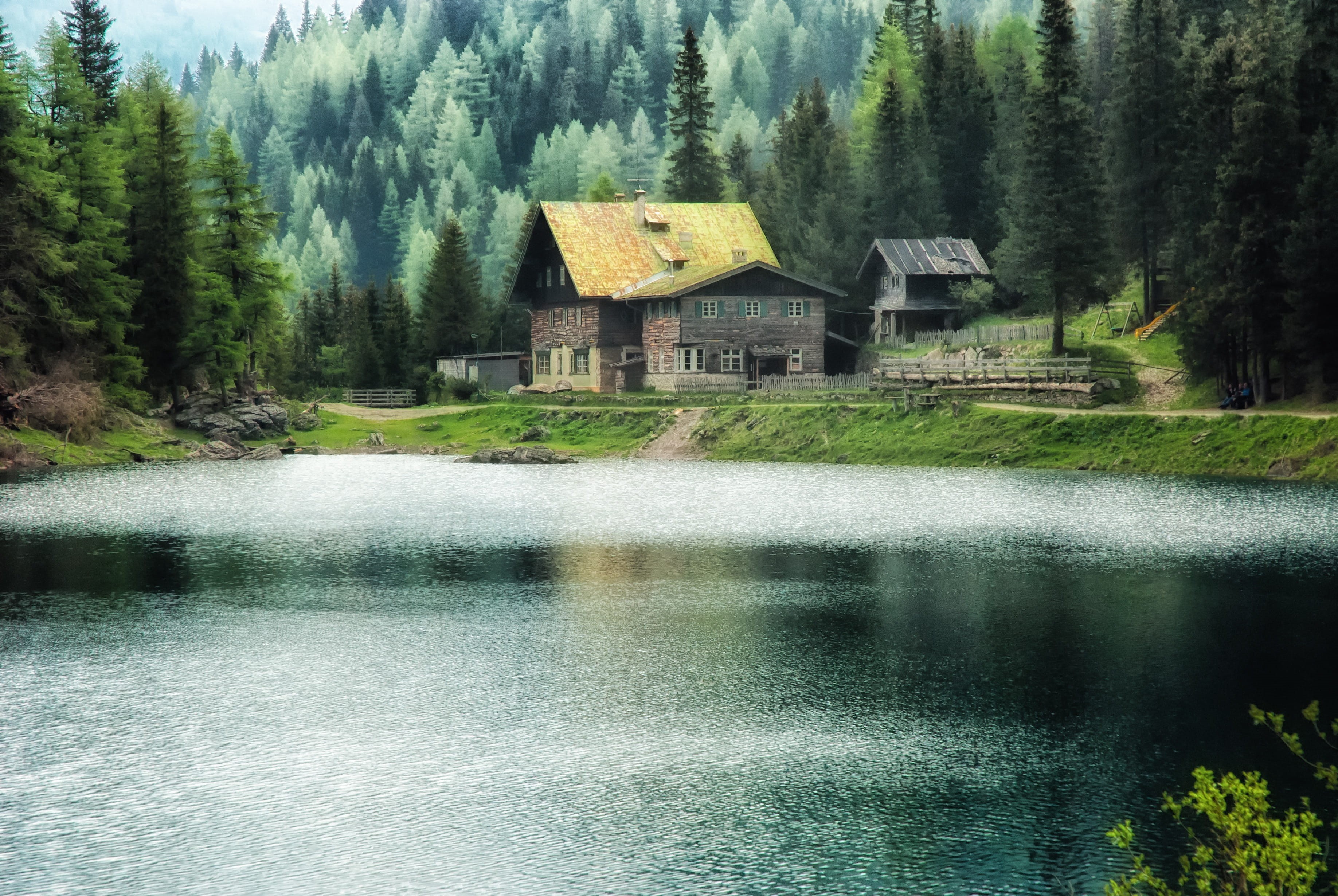 beauty in nature, brown, mountains, countryside, waterfront, no people, lake, storey, outside, landscape, wooden, green, 2K, architecture, built structure, HD Wallpaper