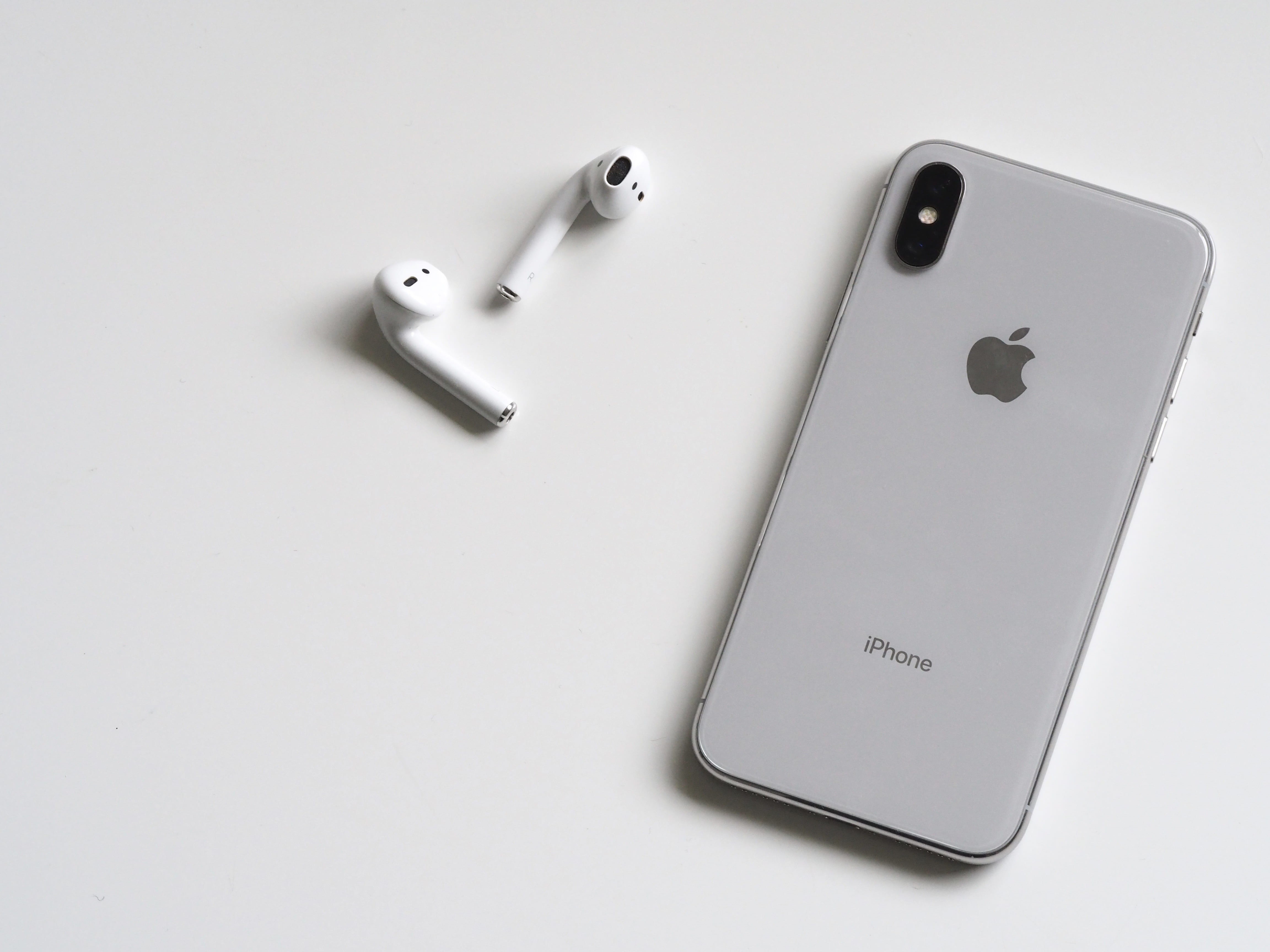 4K, minimal, mobile, smartphone, wireless technology, cut out, smart, electronic, portable information device, music, indoors, high angle view, single object, HD Wallpaper