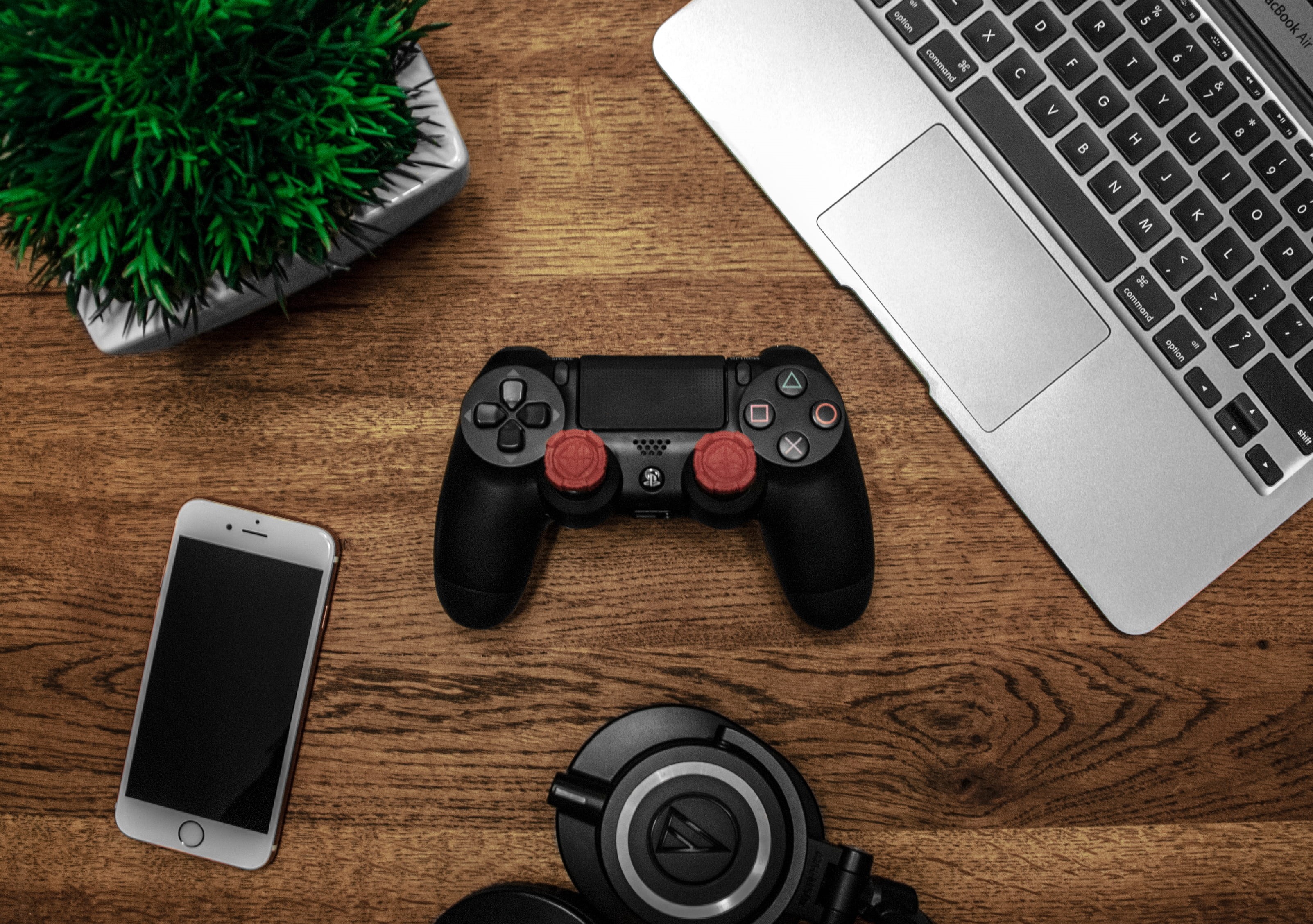 table, wood, ps, close-up, technology, high angle view, no people, controller, electrical equipment, silver, computer equipment, portable information device, HD Wallpaper