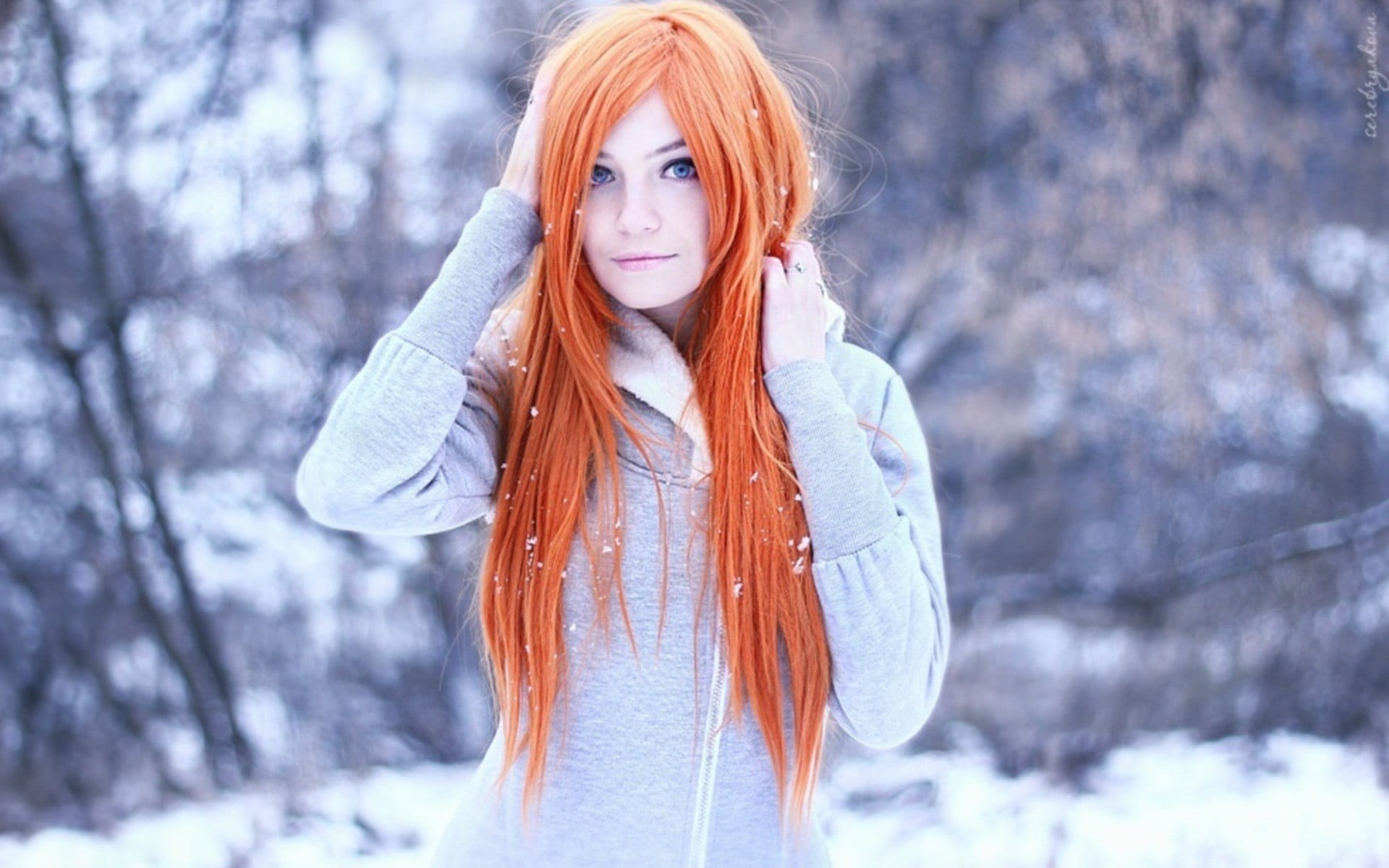 s, one Person, forest, joy, women outdoors, people, sweater, looking at viewer, human Face, smiling, season, clothing, bokeh, cold temperature, red, young Adult, HD Wallpaper